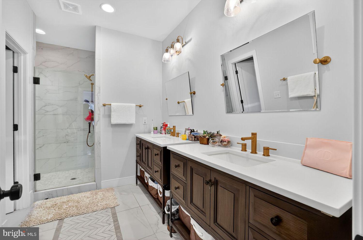 ALEXANDRIA - Residential