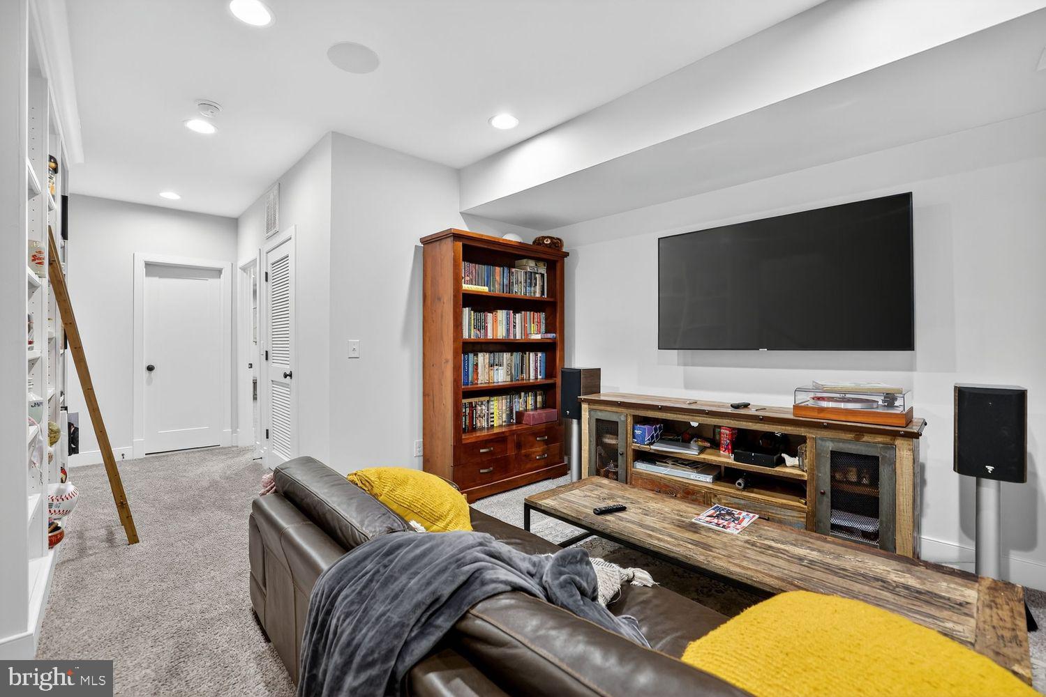 ALEXANDRIA - Residential