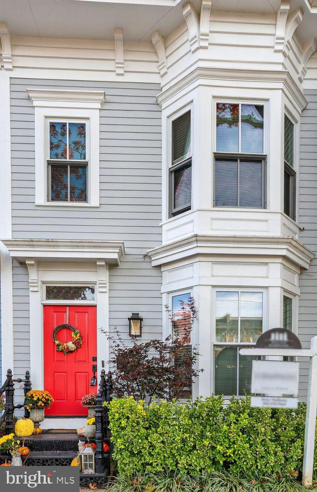 611 N COLUMBUS STREET