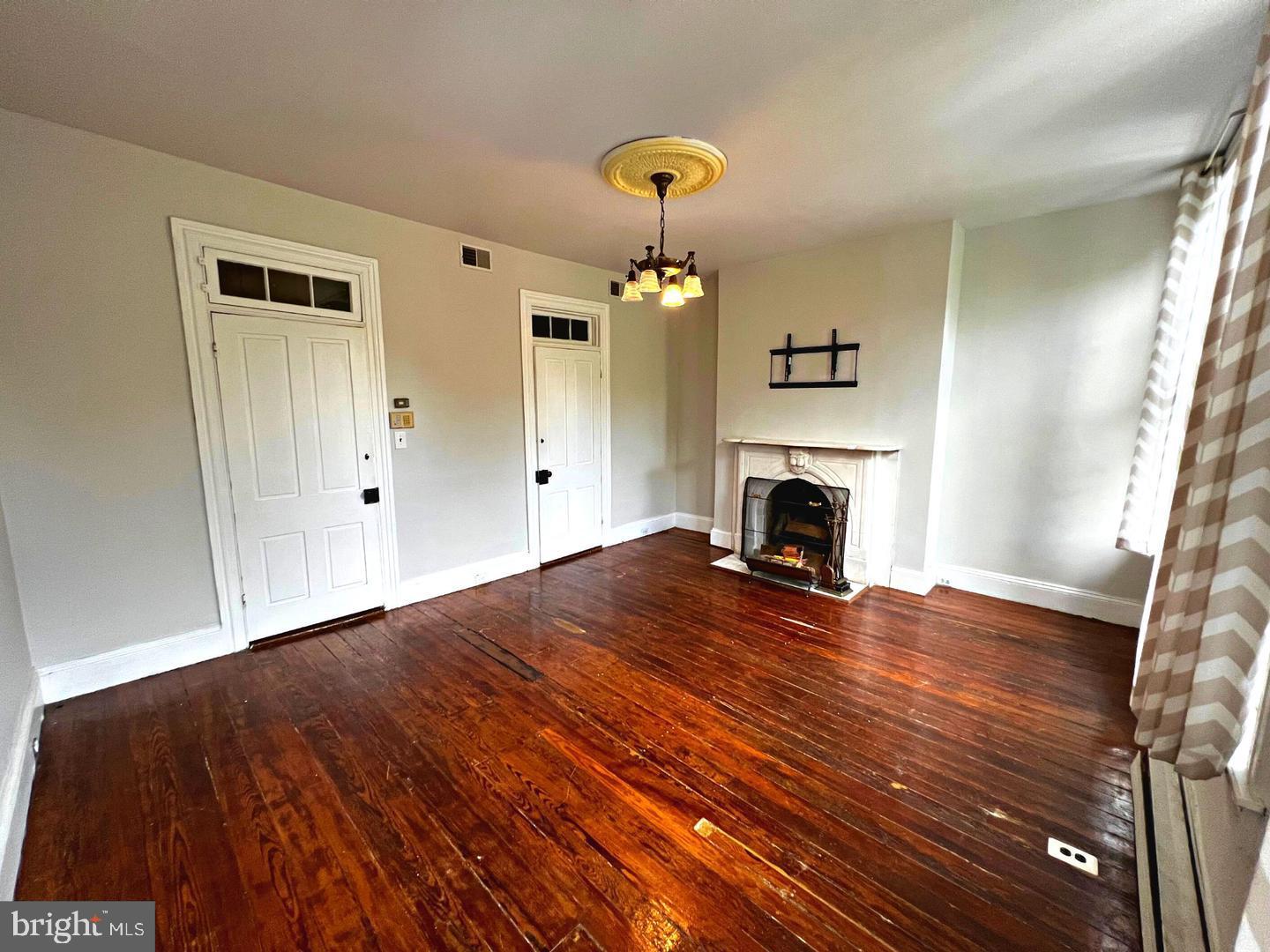 UNION SQUARE - Residential Lease