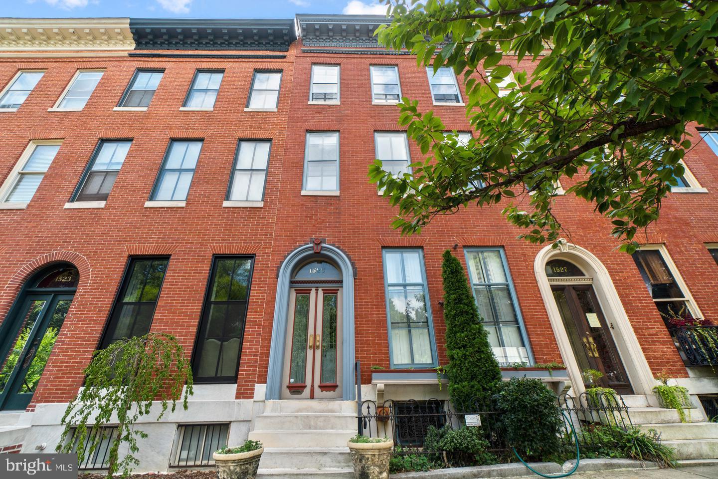 UNION SQUARE - Residential Lease