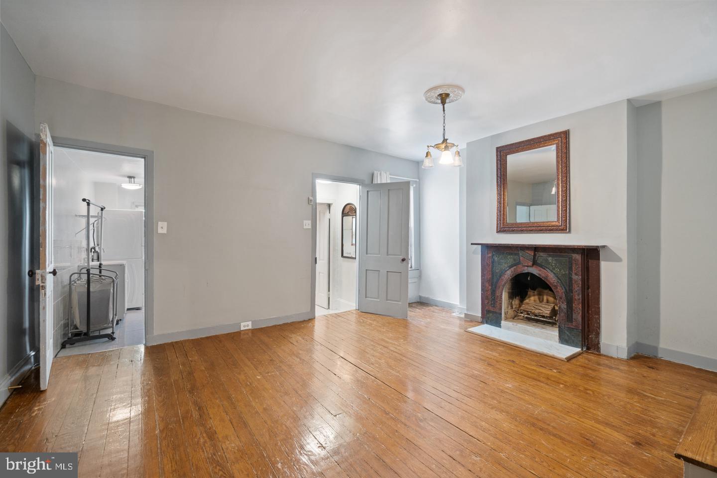 UNION SQUARE - Residential Lease