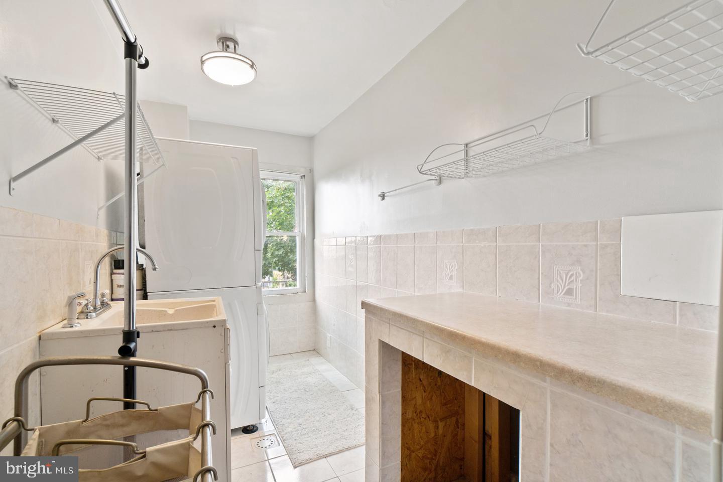 UNION SQUARE - Residential Lease