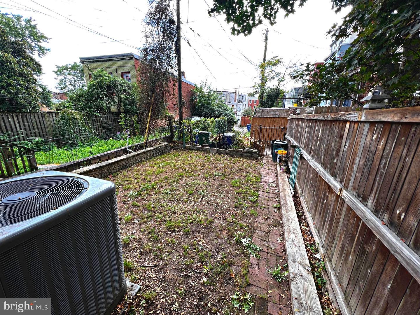 UNION SQUARE - Residential Lease