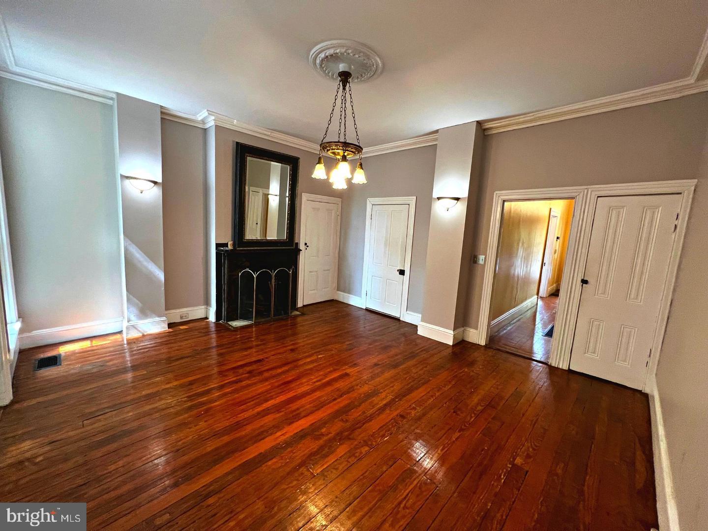 UNION SQUARE - Residential Lease