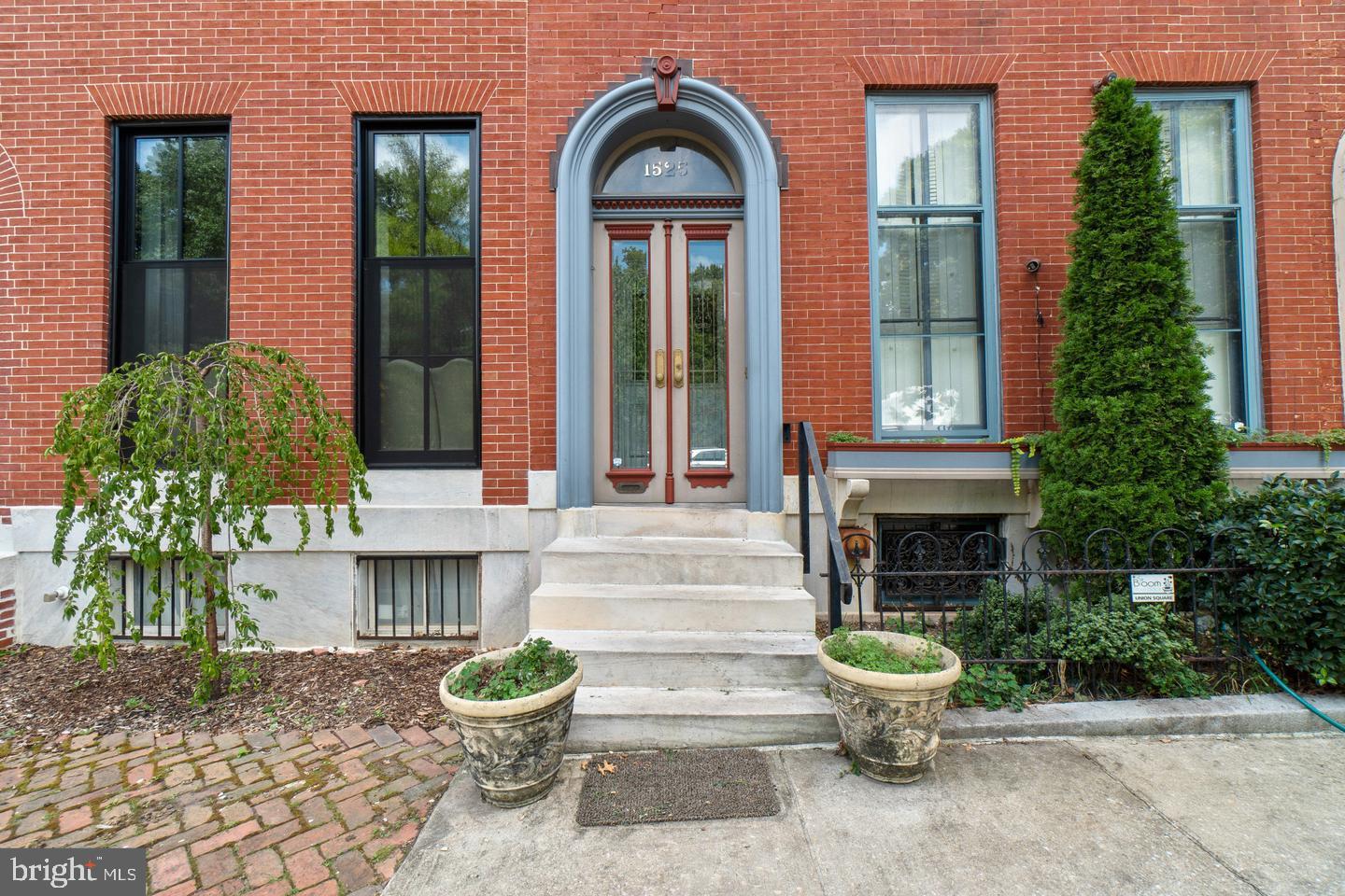 UNION SQUARE - Residential Lease