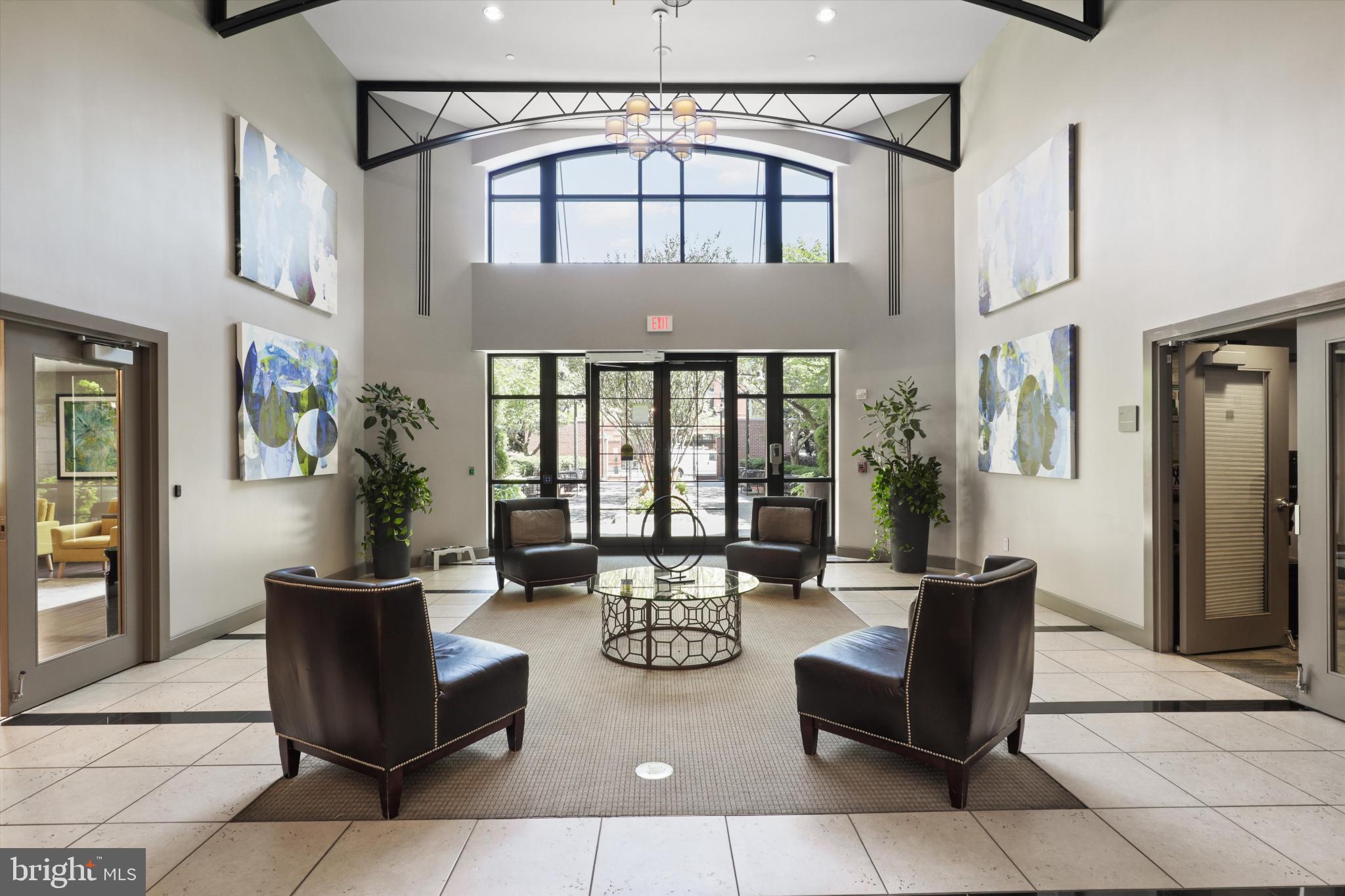 CLARENDON 1021 - Residential