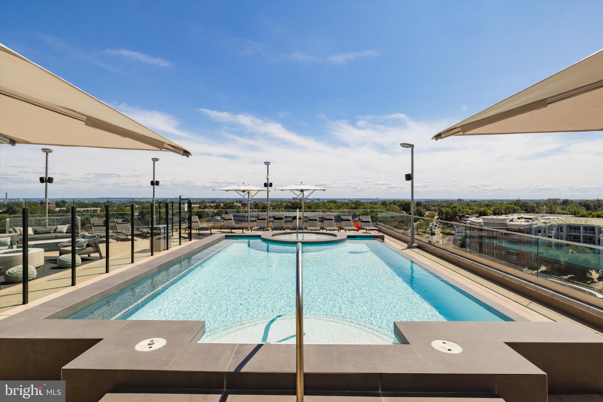 CLARENDON 1021 - Residential