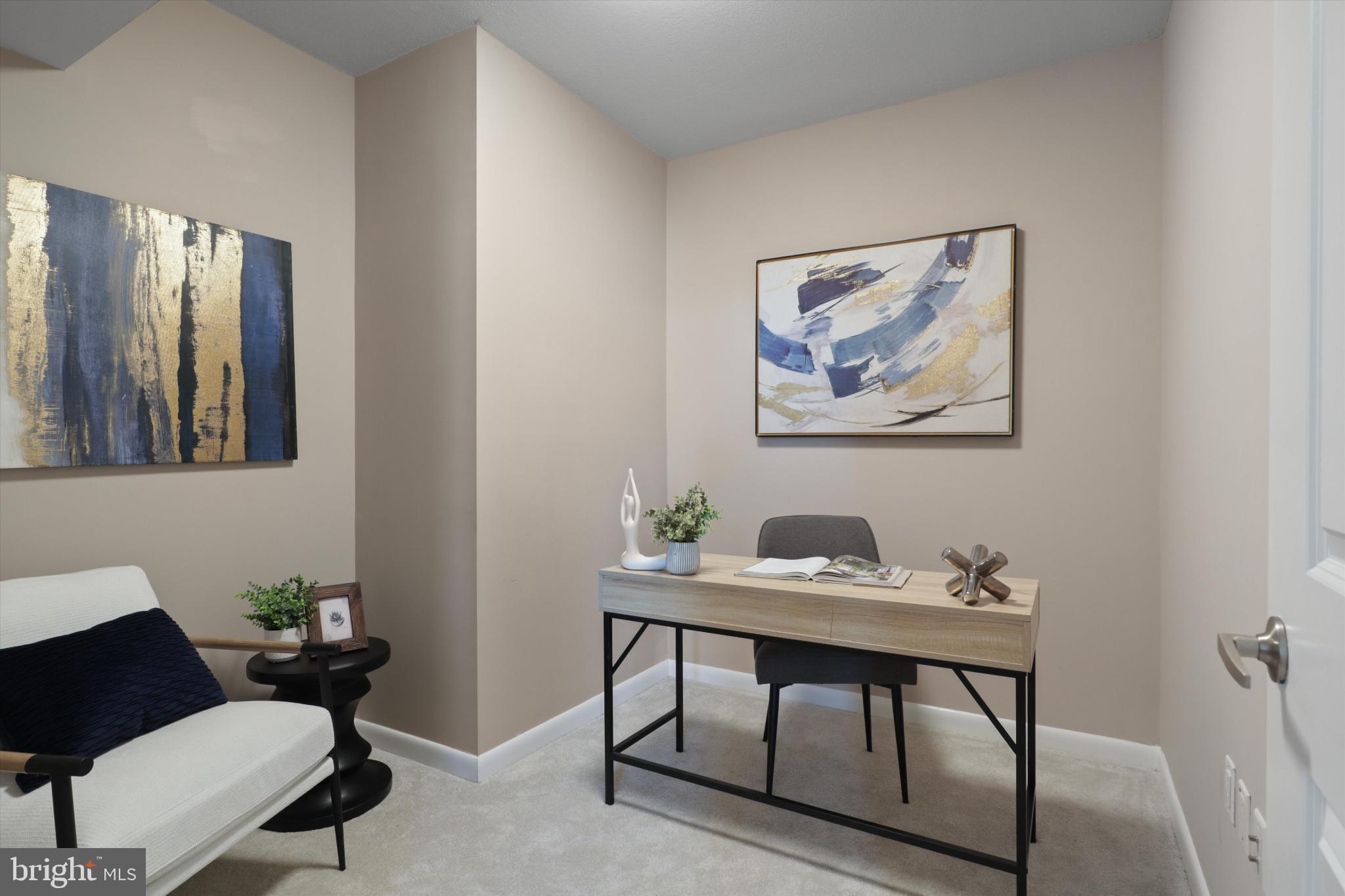 CLARENDON 1021 - Residential