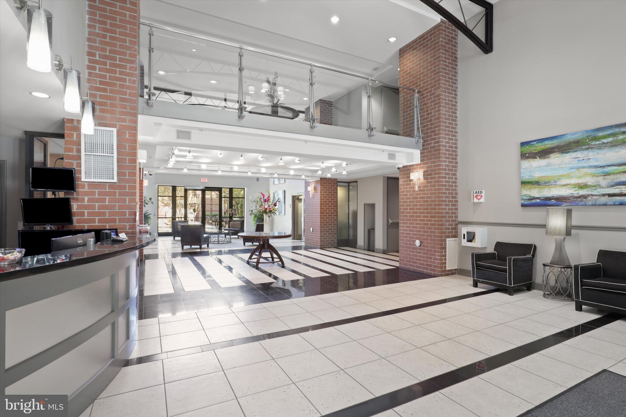 CLARENDON 1021 - Residential