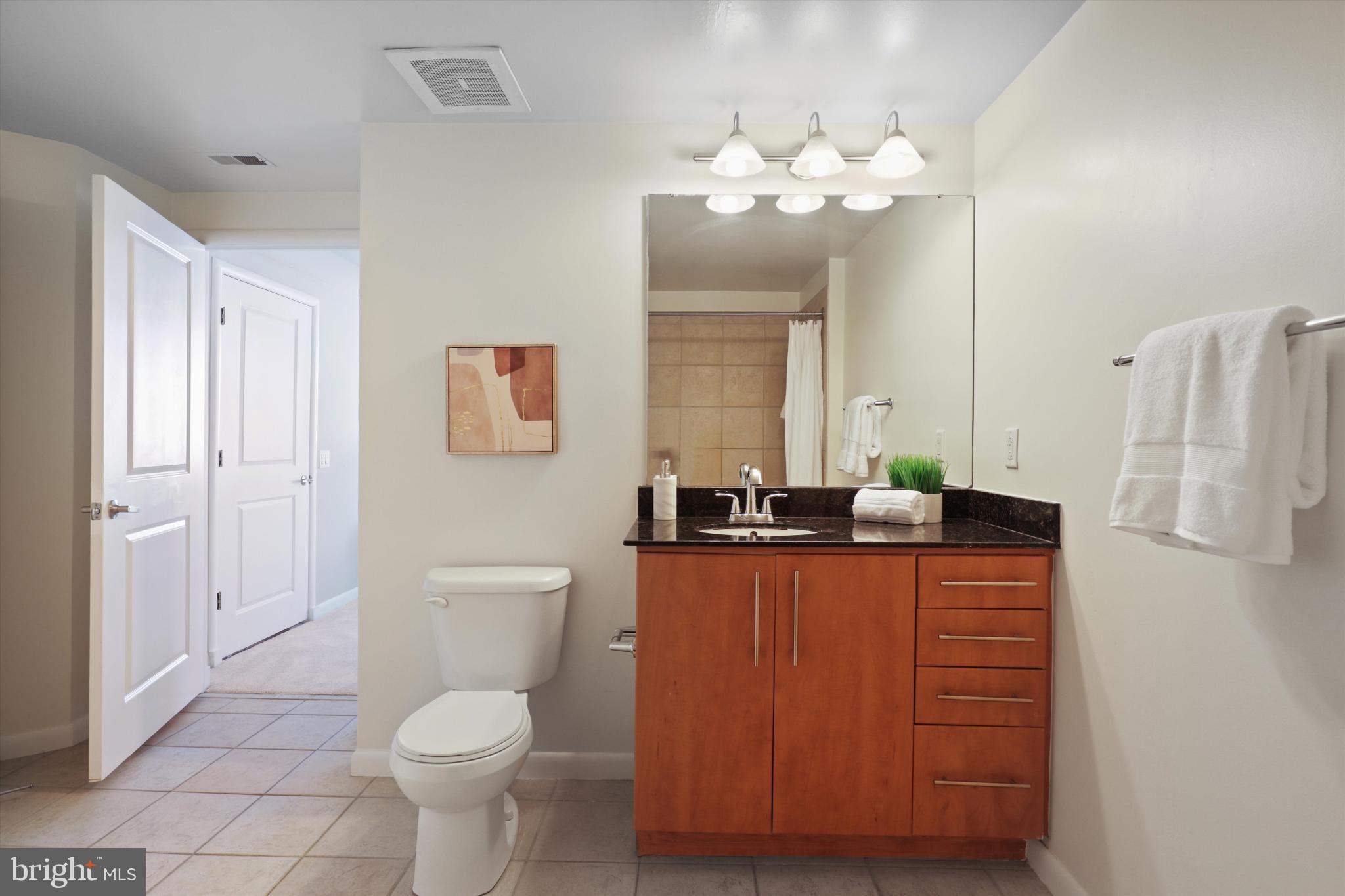 CLARENDON 1021 - Residential