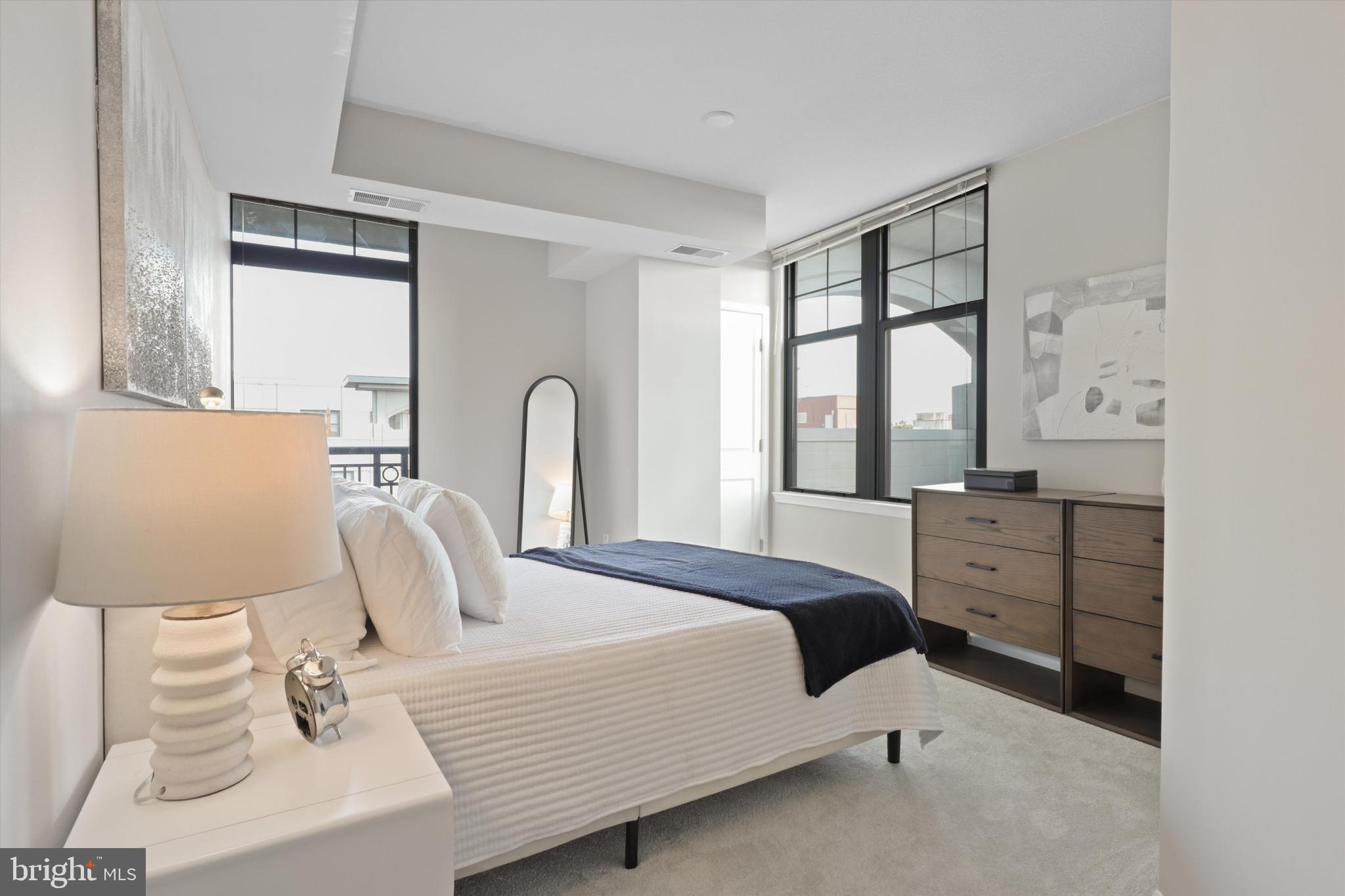 CLARENDON 1021 - Residential