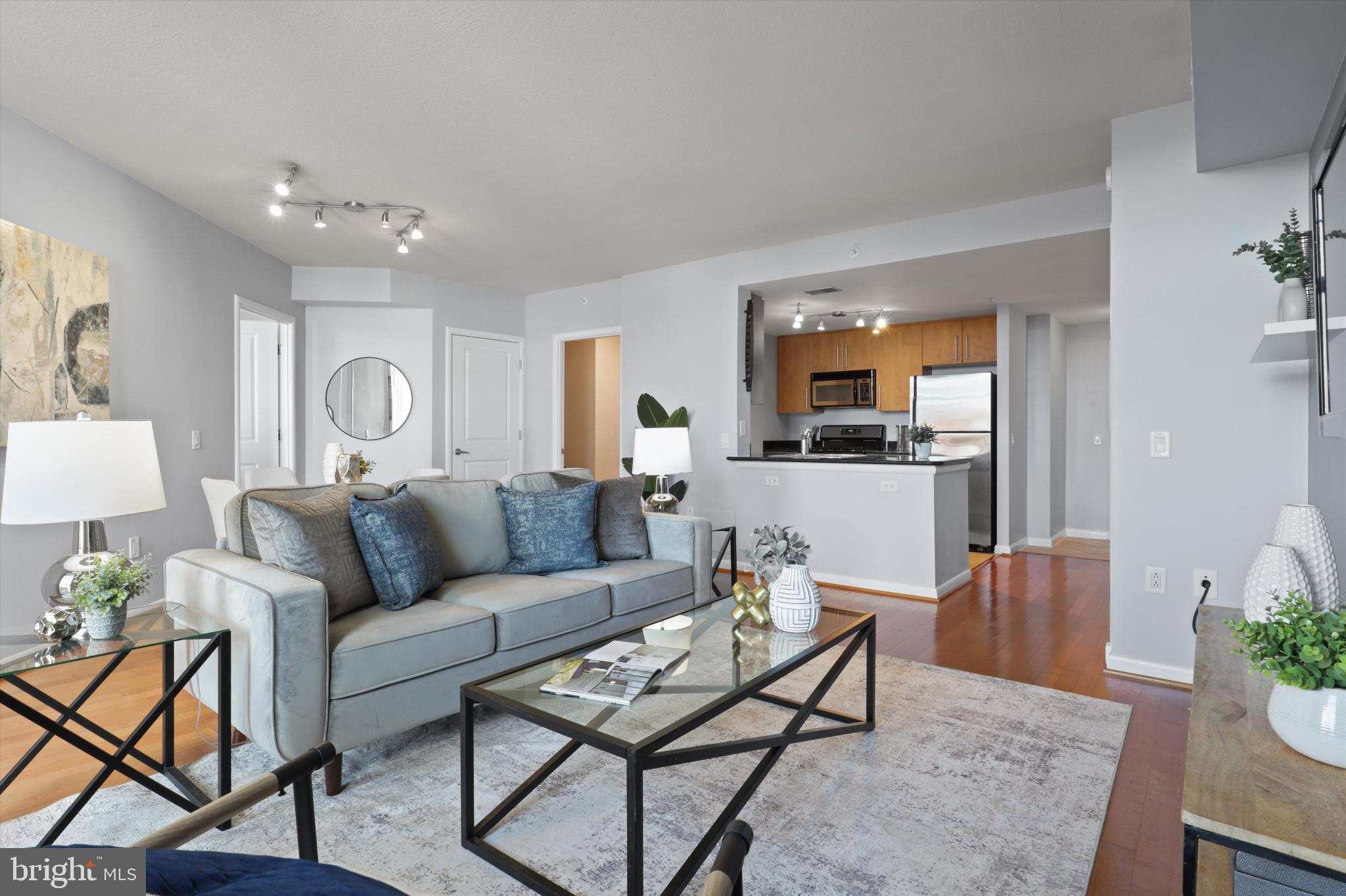 CLARENDON 1021 - Residential