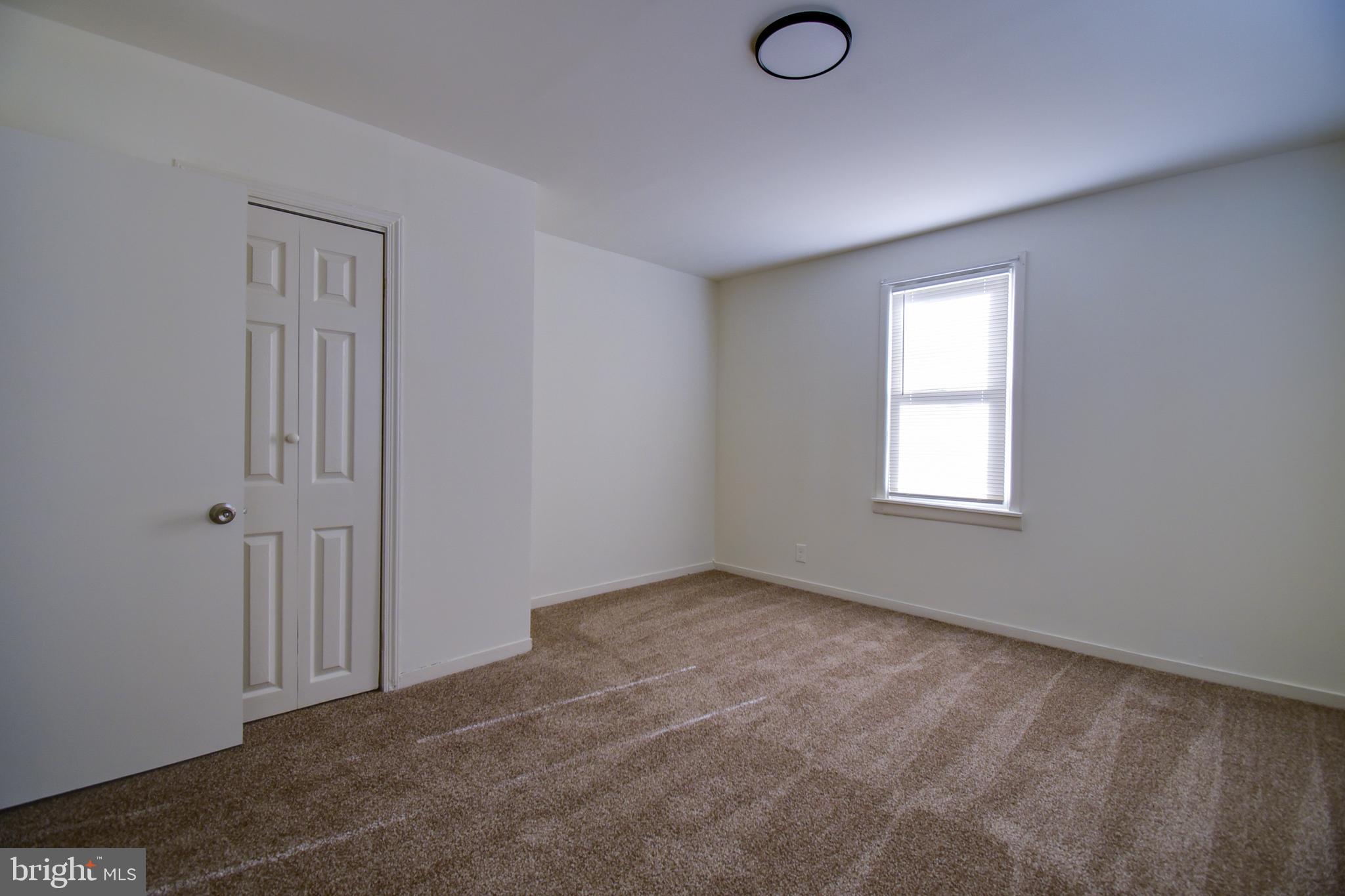 EDGEWATER - Residential Lease