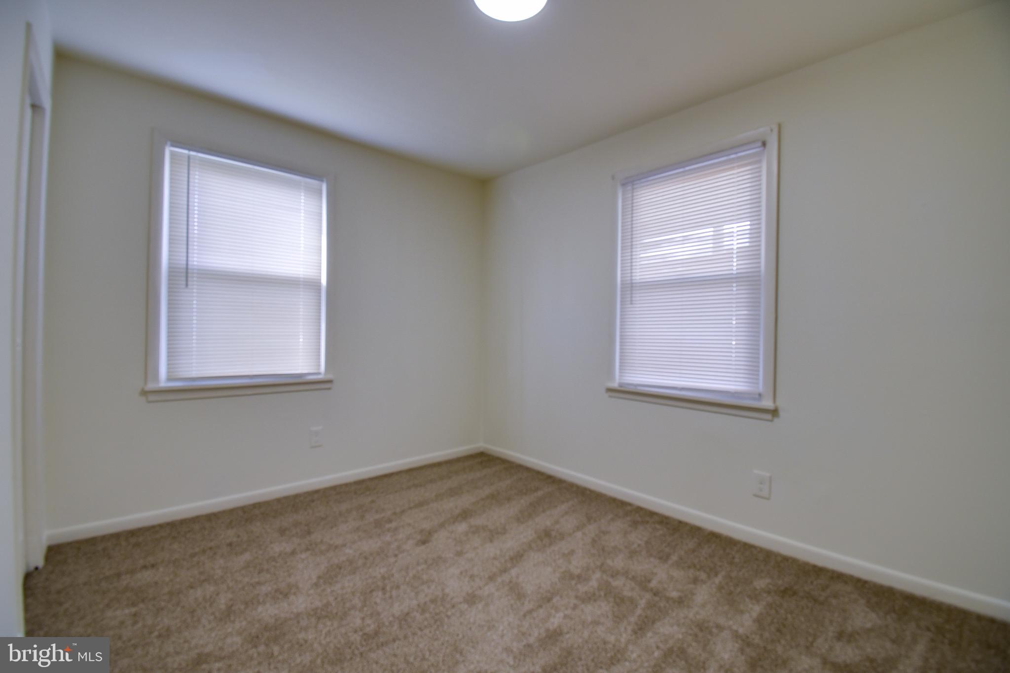 EDGEWATER - Residential Lease