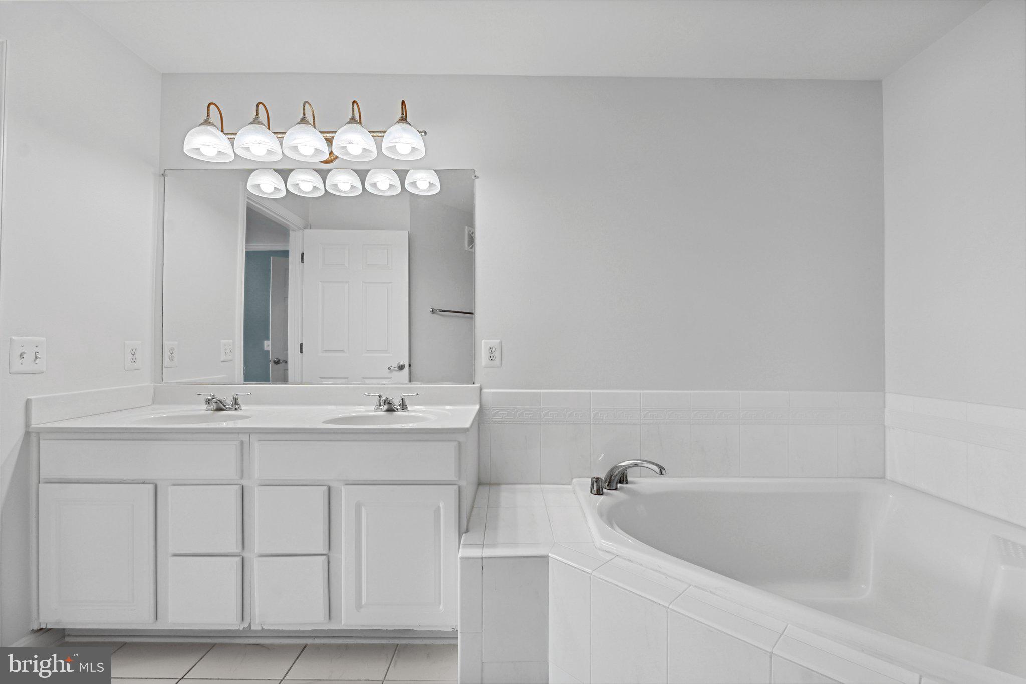 COURTS AT WESCOTT RIDGE - Residential