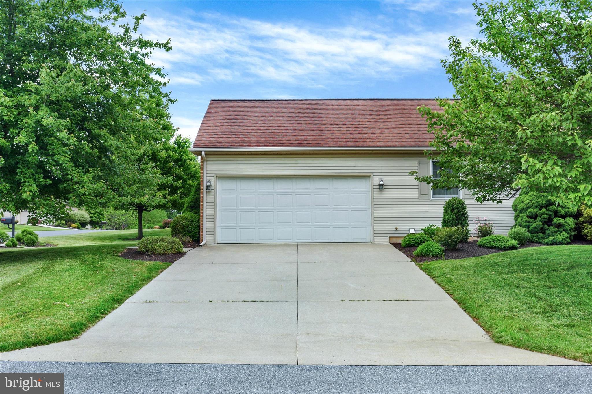 920 WOODLEY DRIVE