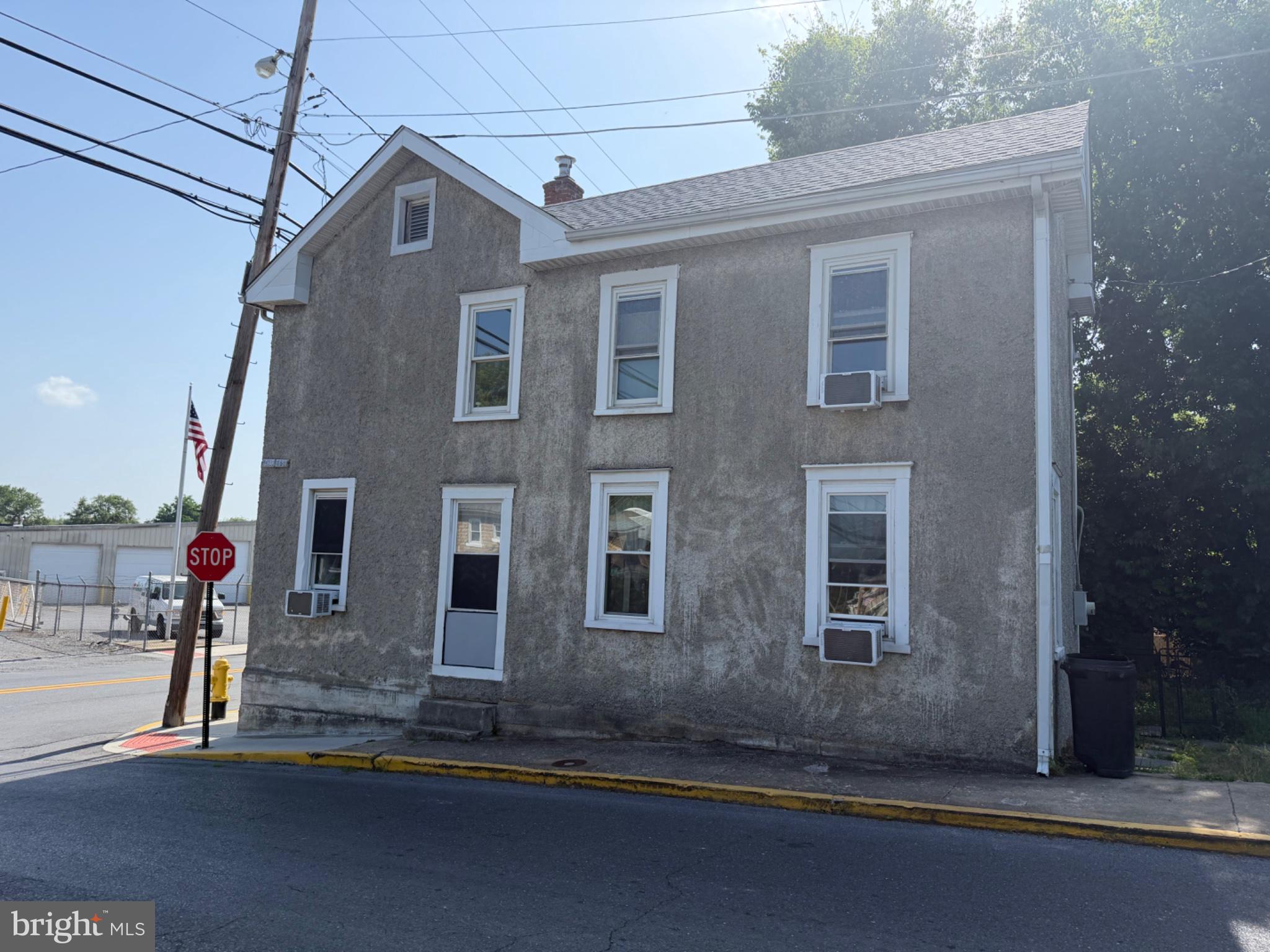Photo 1 of 9 — 529 W RACE STREET, MARTINSBURG, WV 25401
