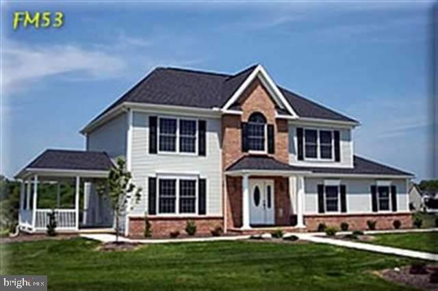 The "Granville" model presented by Fine Line Homes. Huge kitchen with lots of cabinet space open to dining area. MBR suite has vaulted ceilings, large walk-in closet & whirlpool tub. Entertain on the covered side patio. Rough-in for additional bath in LL. Corner lot with a side entry garage. Call lister for other available home sites & plans in "Famington". Ask about Fine Line's 0% financing & rent to own programs.
