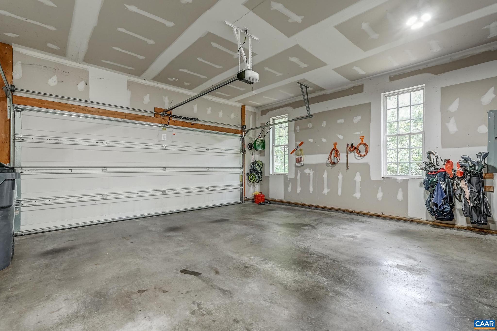 MOSBY MOUNTAIN - Residential