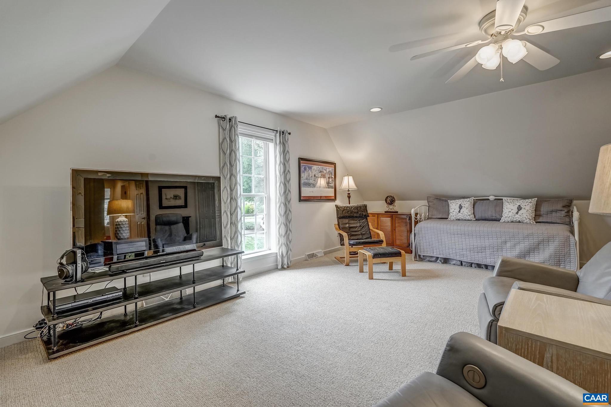 MOSBY MOUNTAIN - Residential