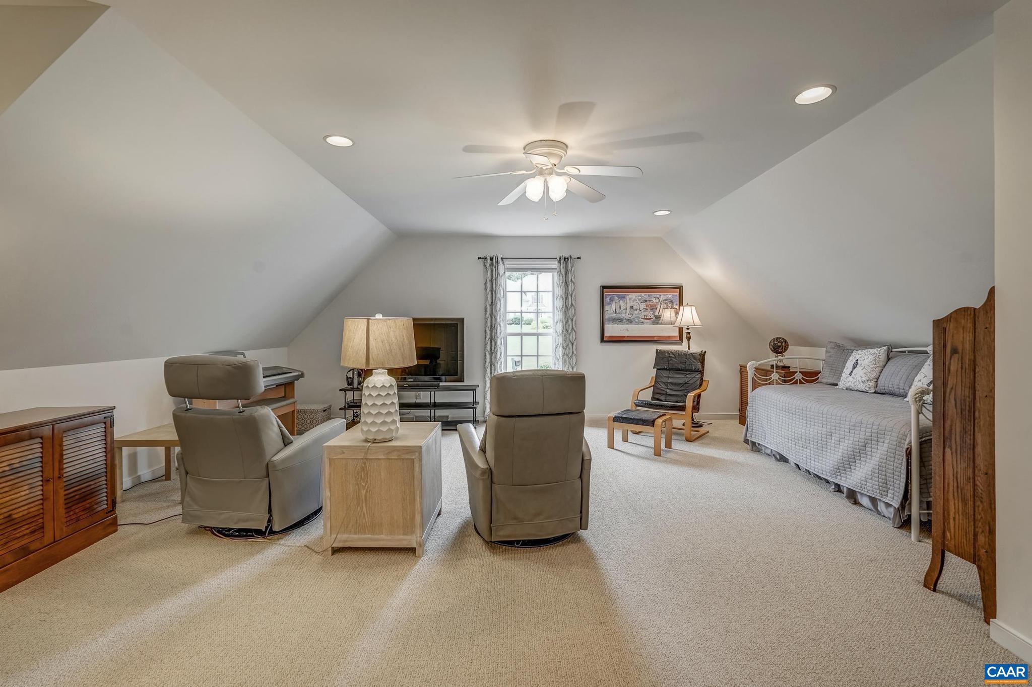 MOSBY MOUNTAIN - Residential