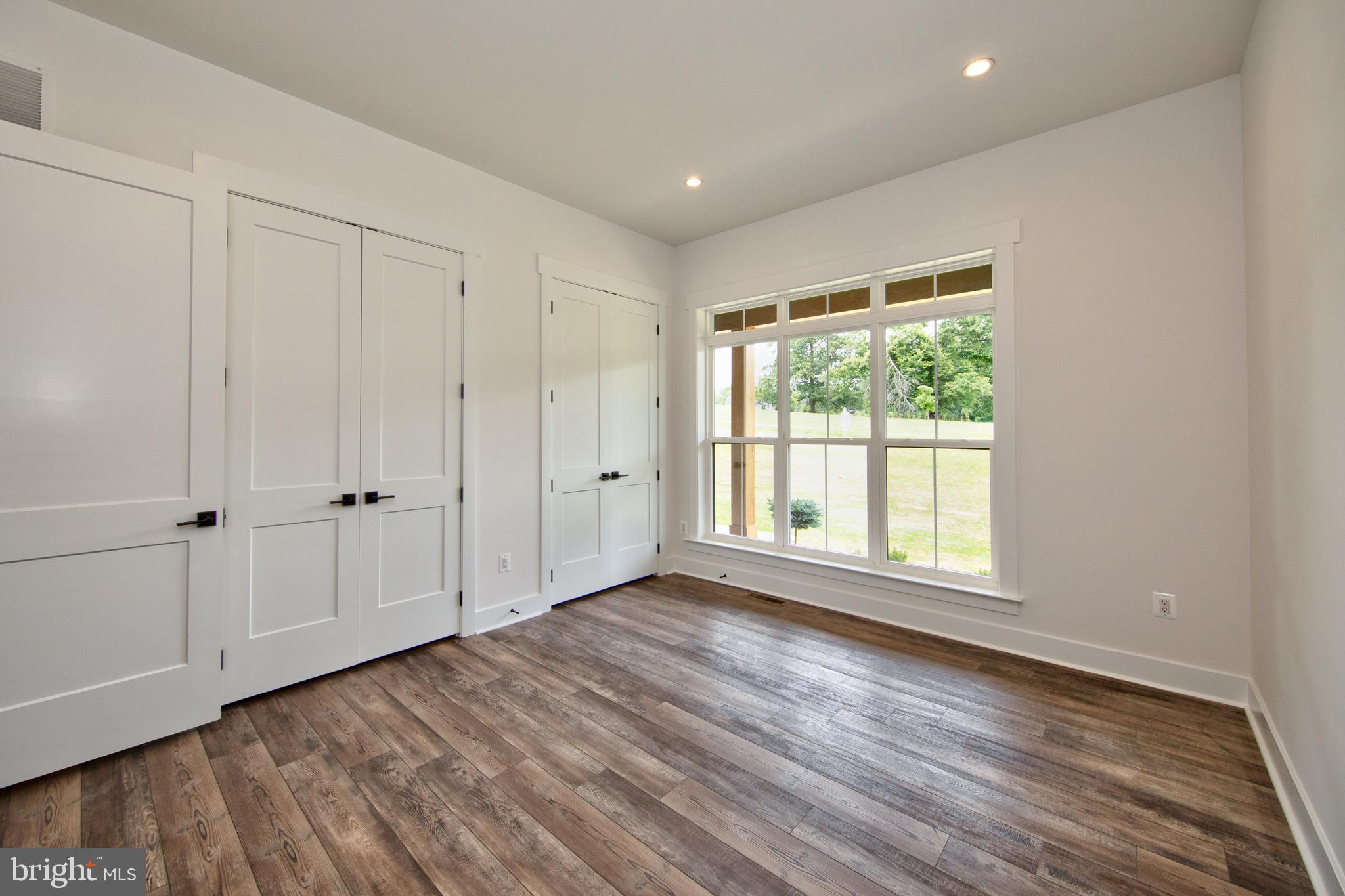 HAHN'S MEADOW - Residential