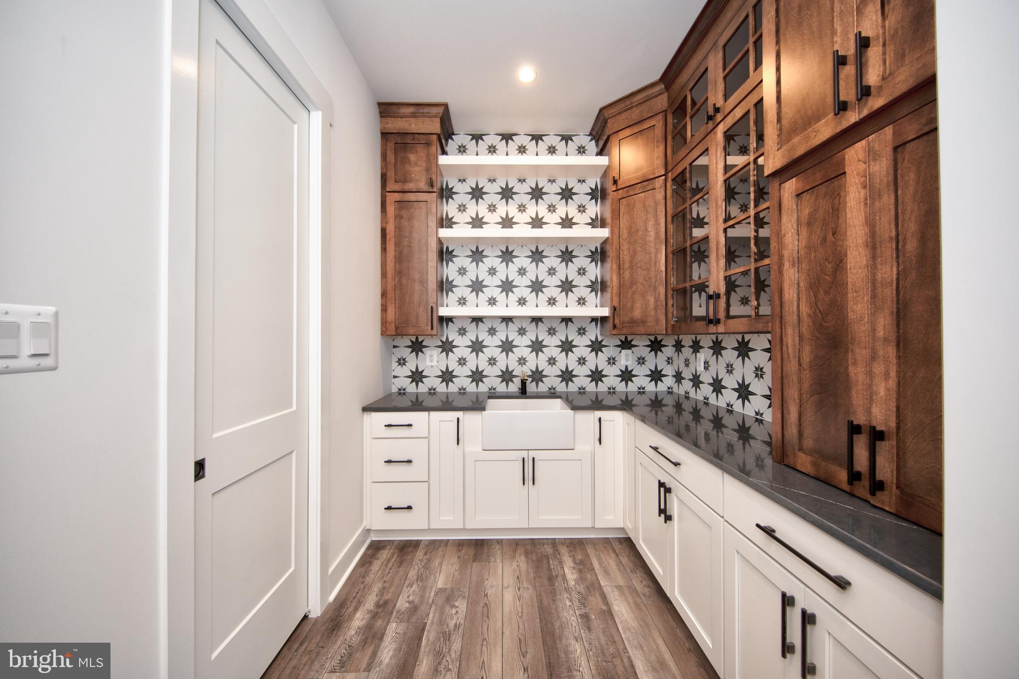 HAHN'S MEADOW - Residential