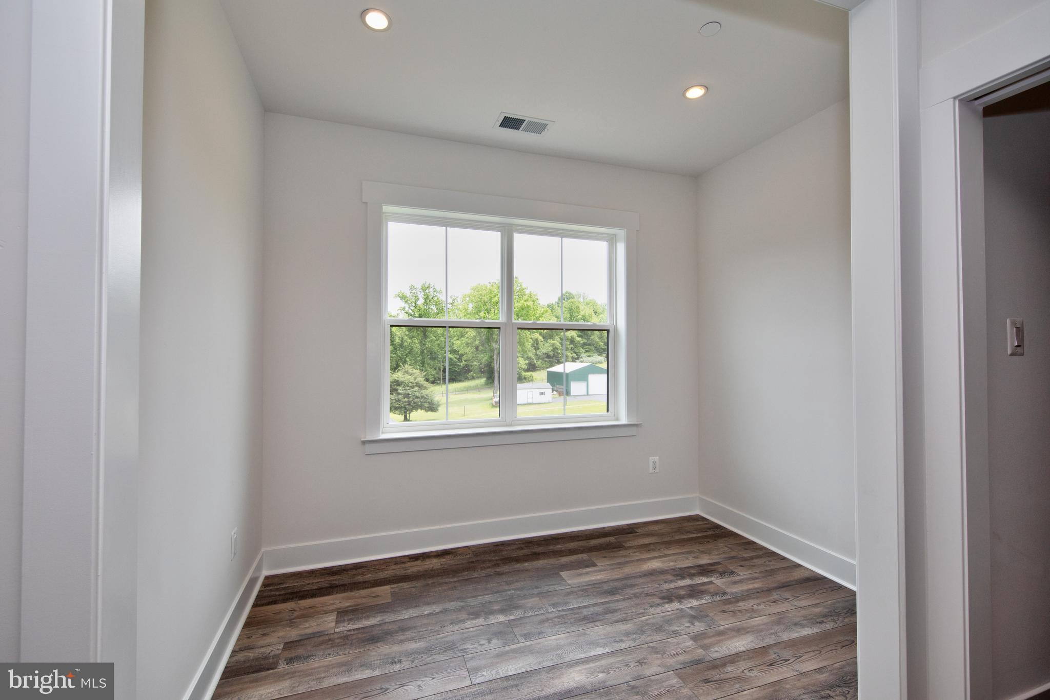 HAHN'S MEADOW - Residential