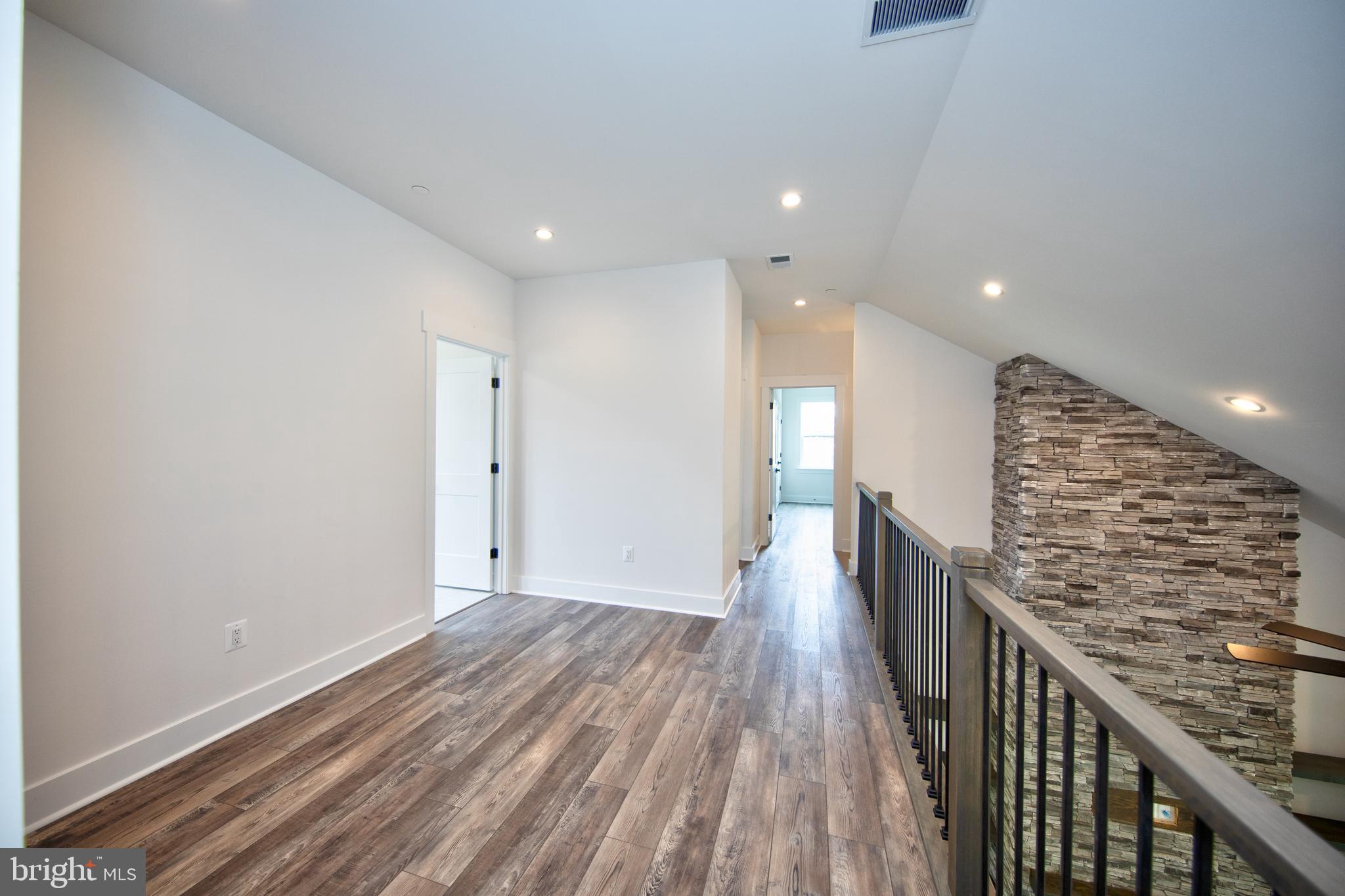 HAHN'S MEADOW - Residential