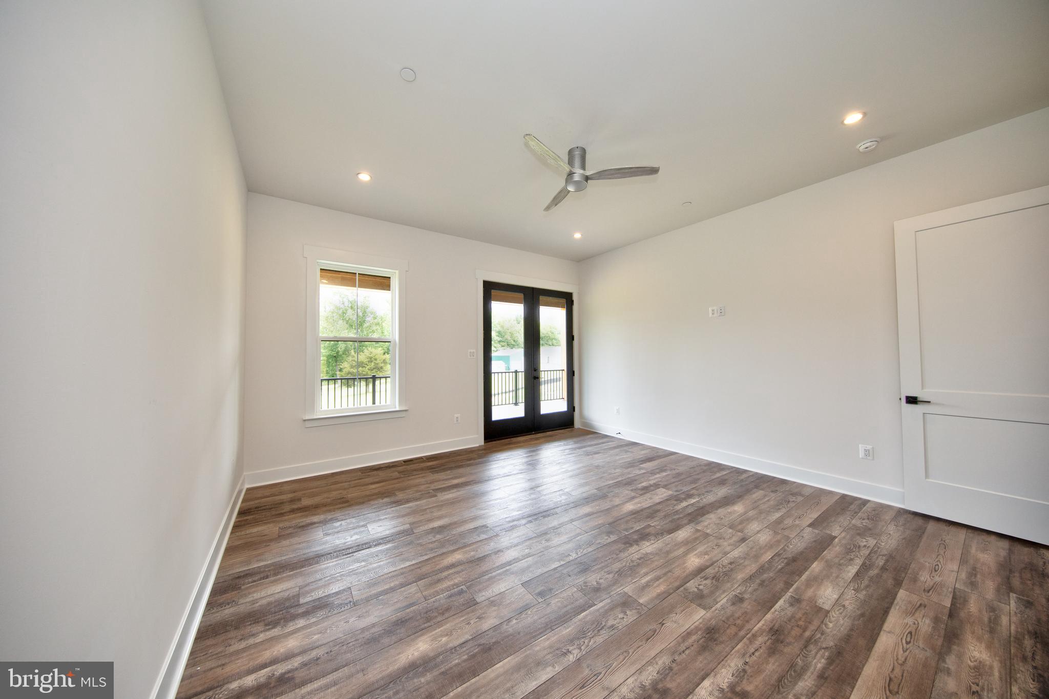 HAHN'S MEADOW - Residential