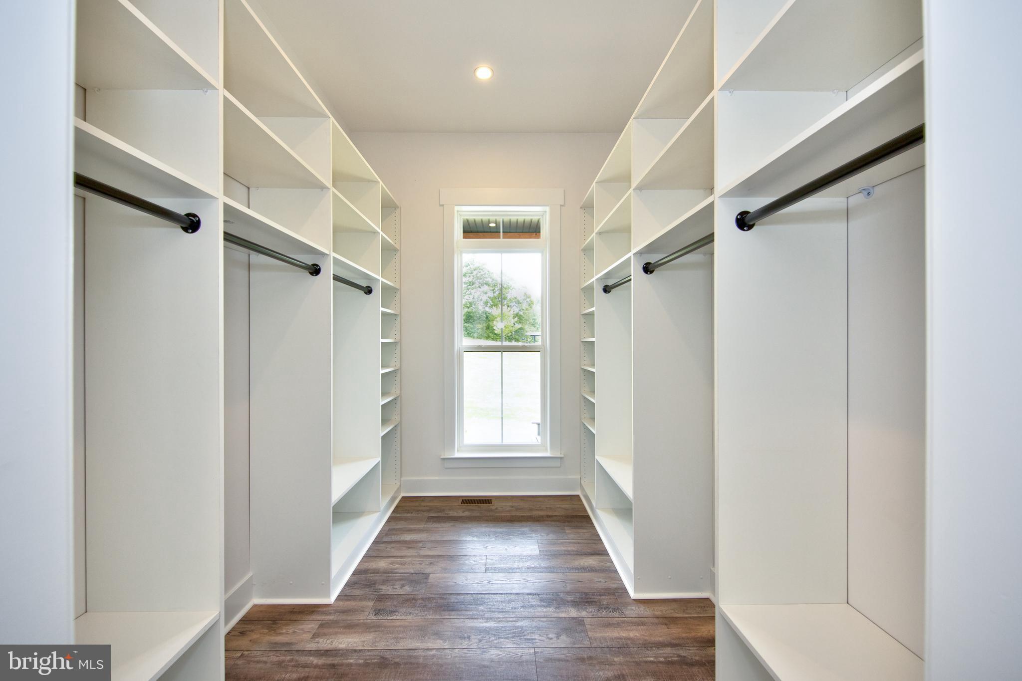 HAHN'S MEADOW - Residential