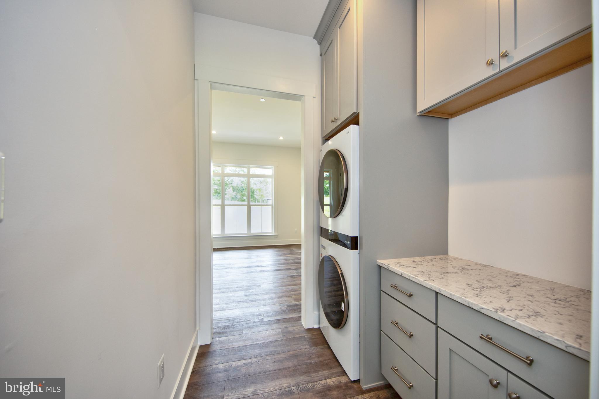 HAHN'S MEADOW - Residential