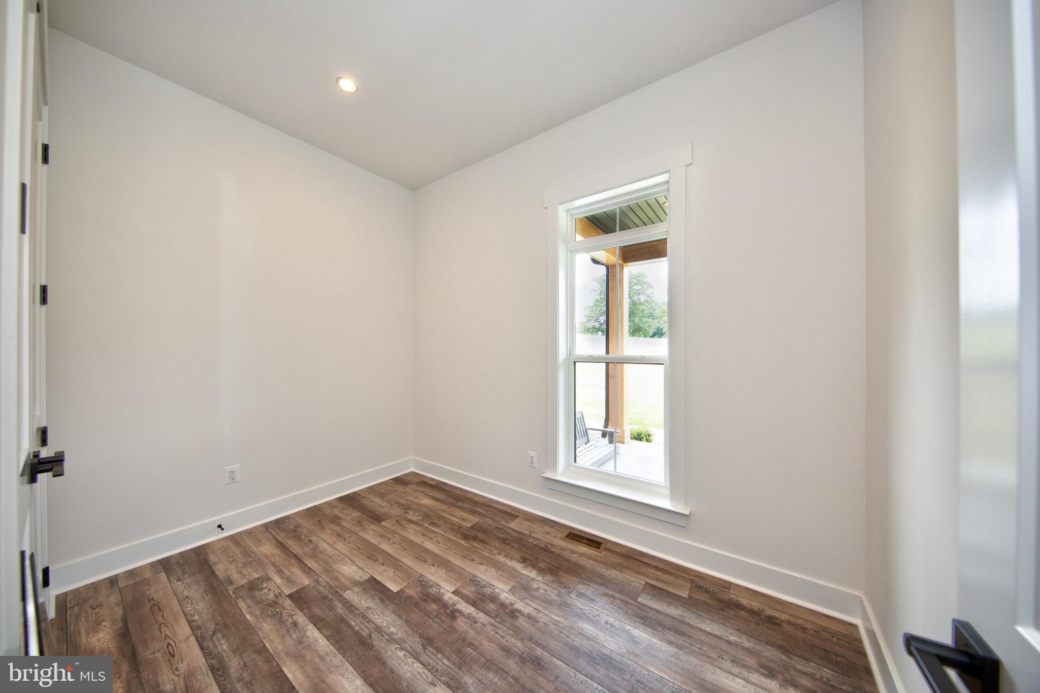 HAHN'S MEADOW - Residential