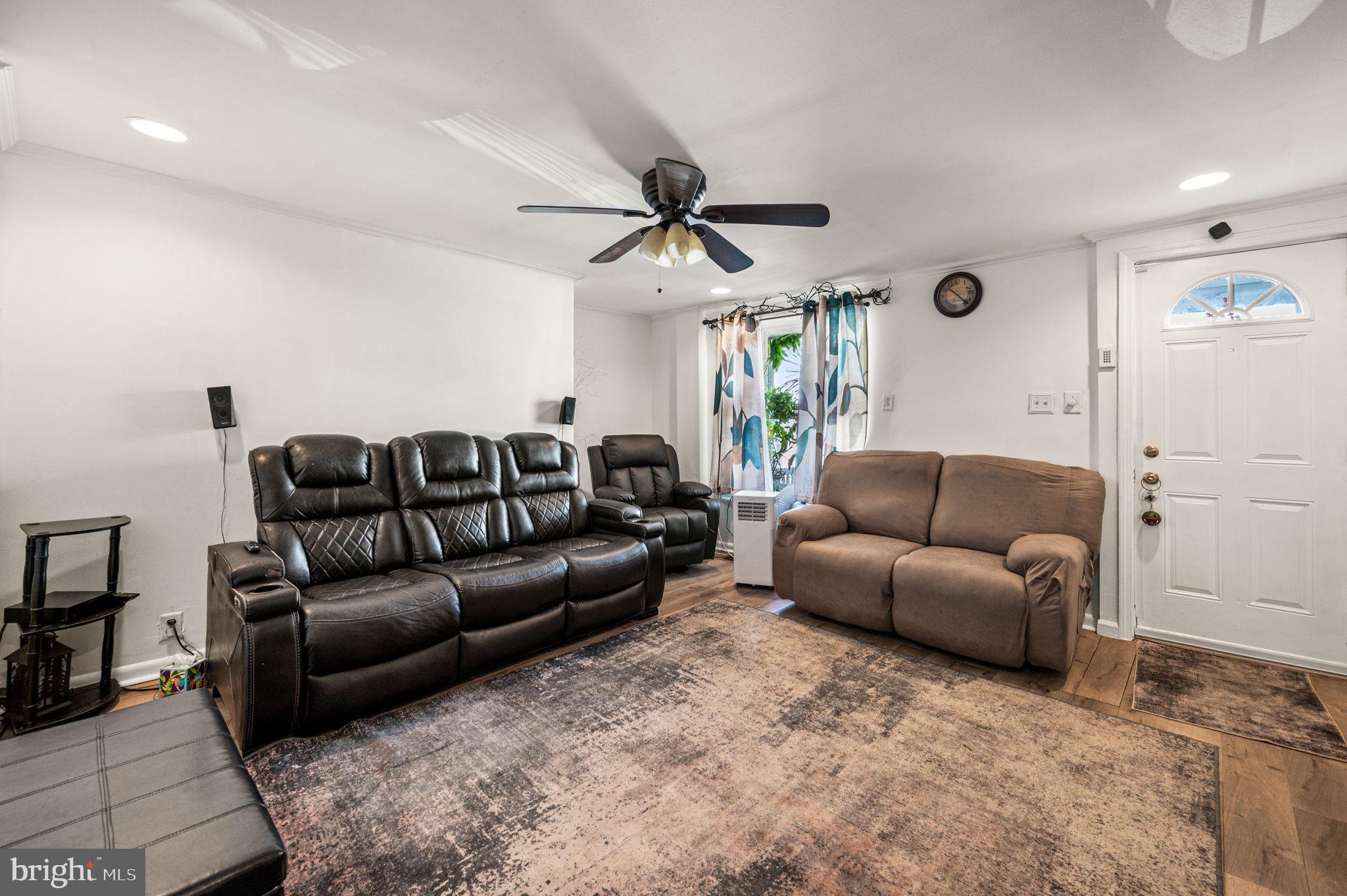 109 ROXBOROUGH AVENUE