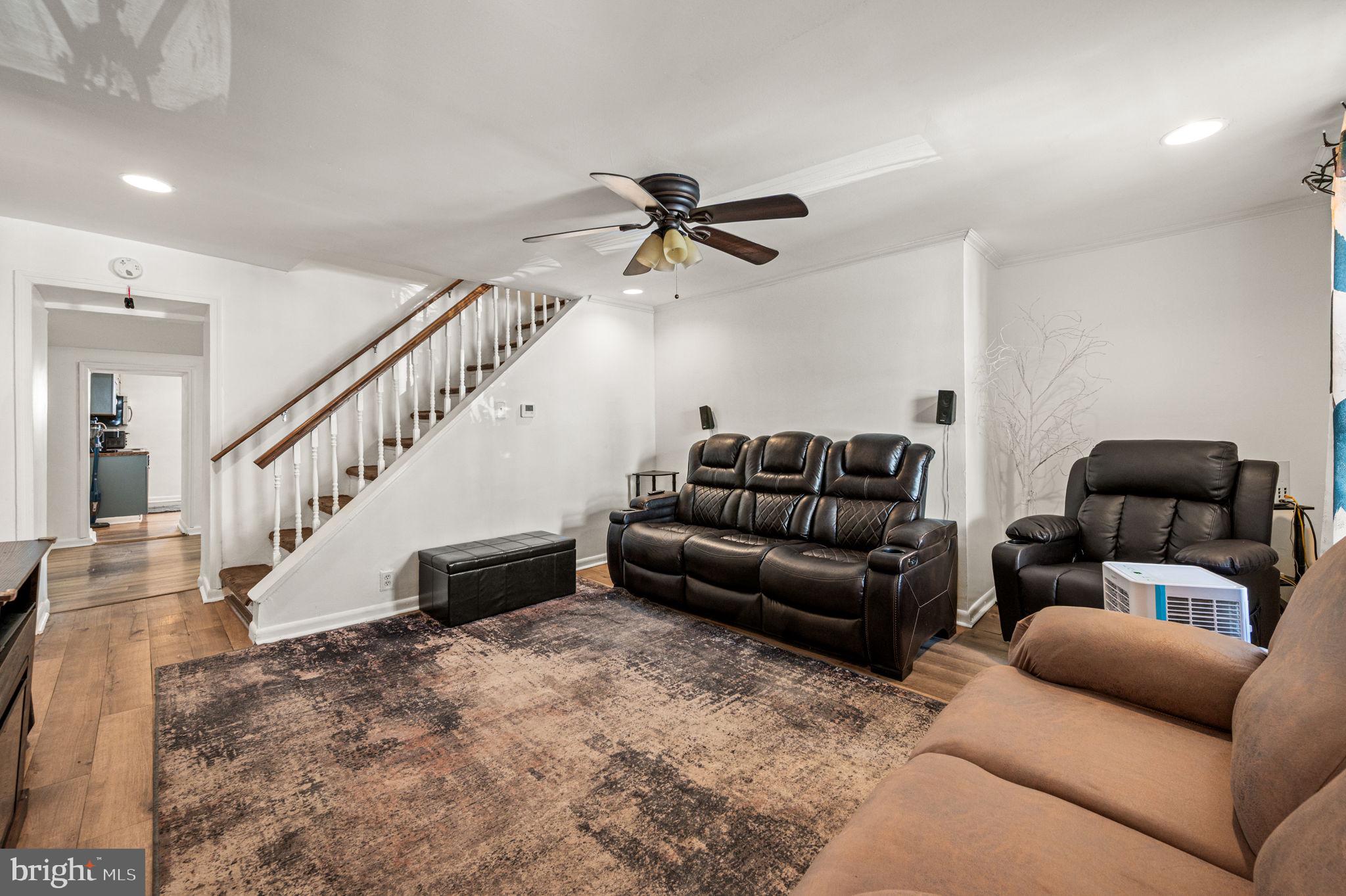 109 ROXBOROUGH AVENUE