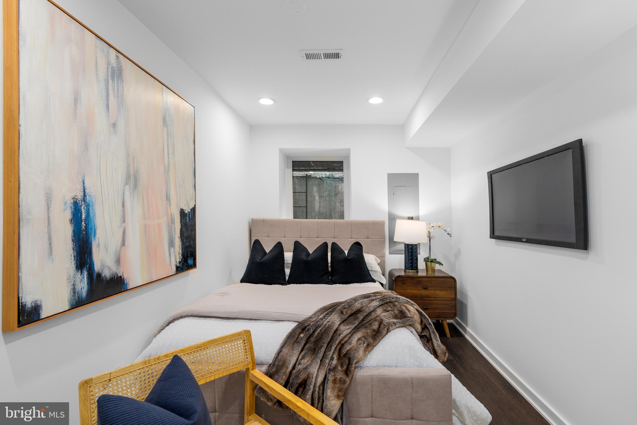 GRADUATE HOSPITAL - Residential