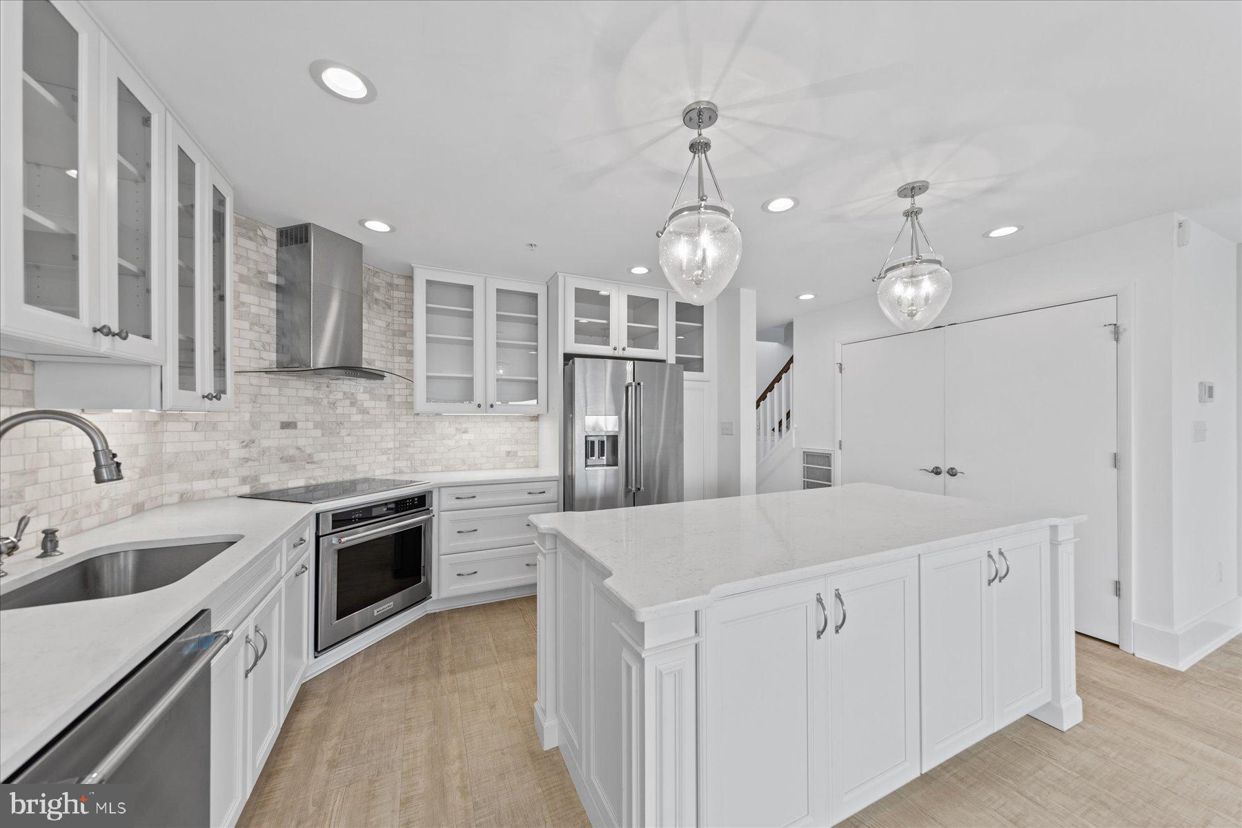 KINGS GRANT - Residential