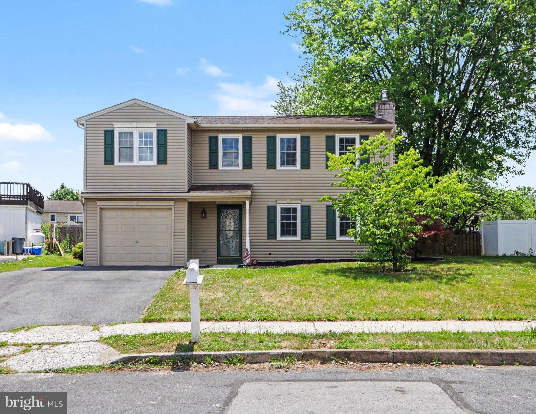 6 KINGSWOOD DRIVE