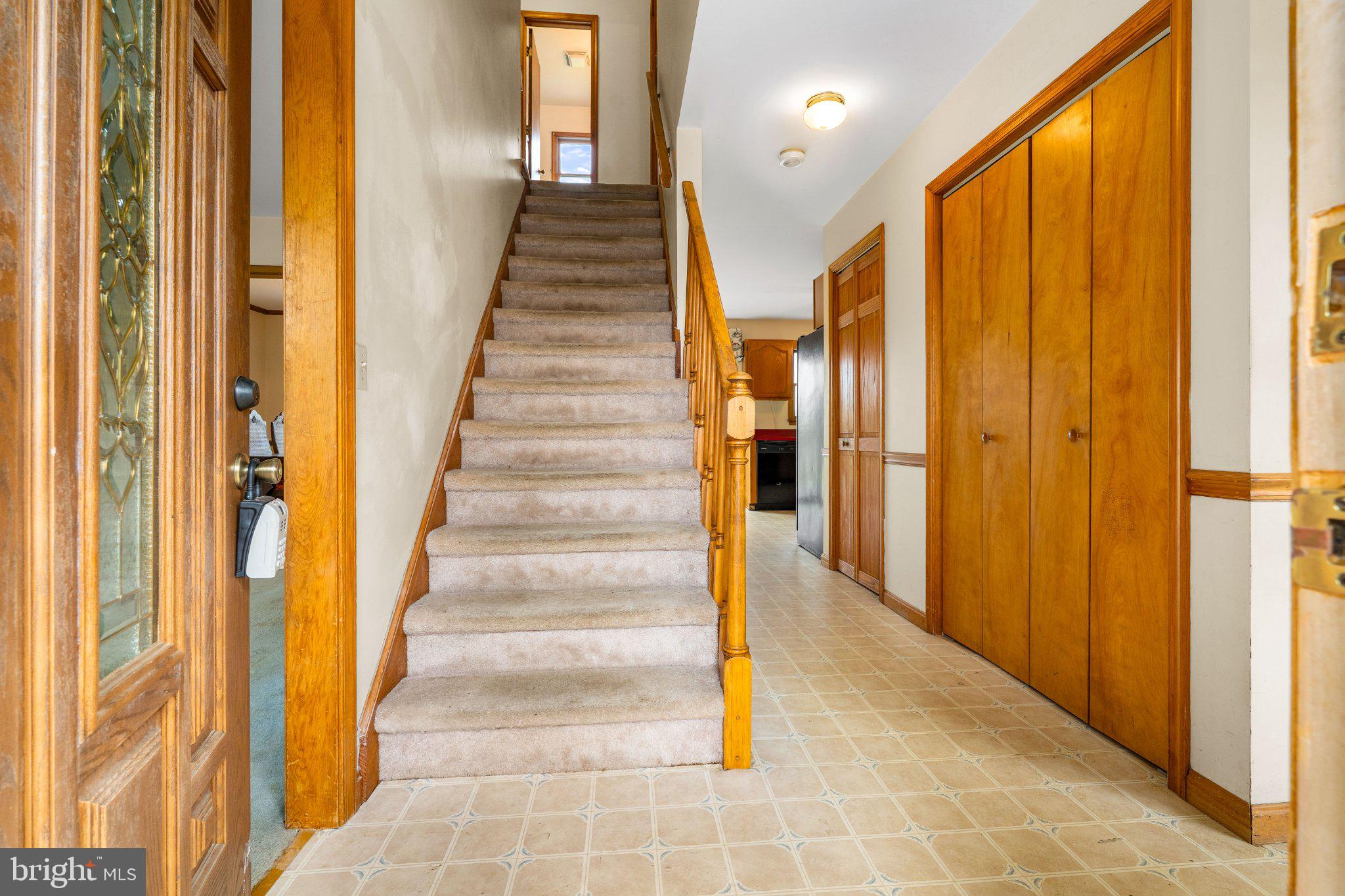 206 MAPLEWOOD LANE