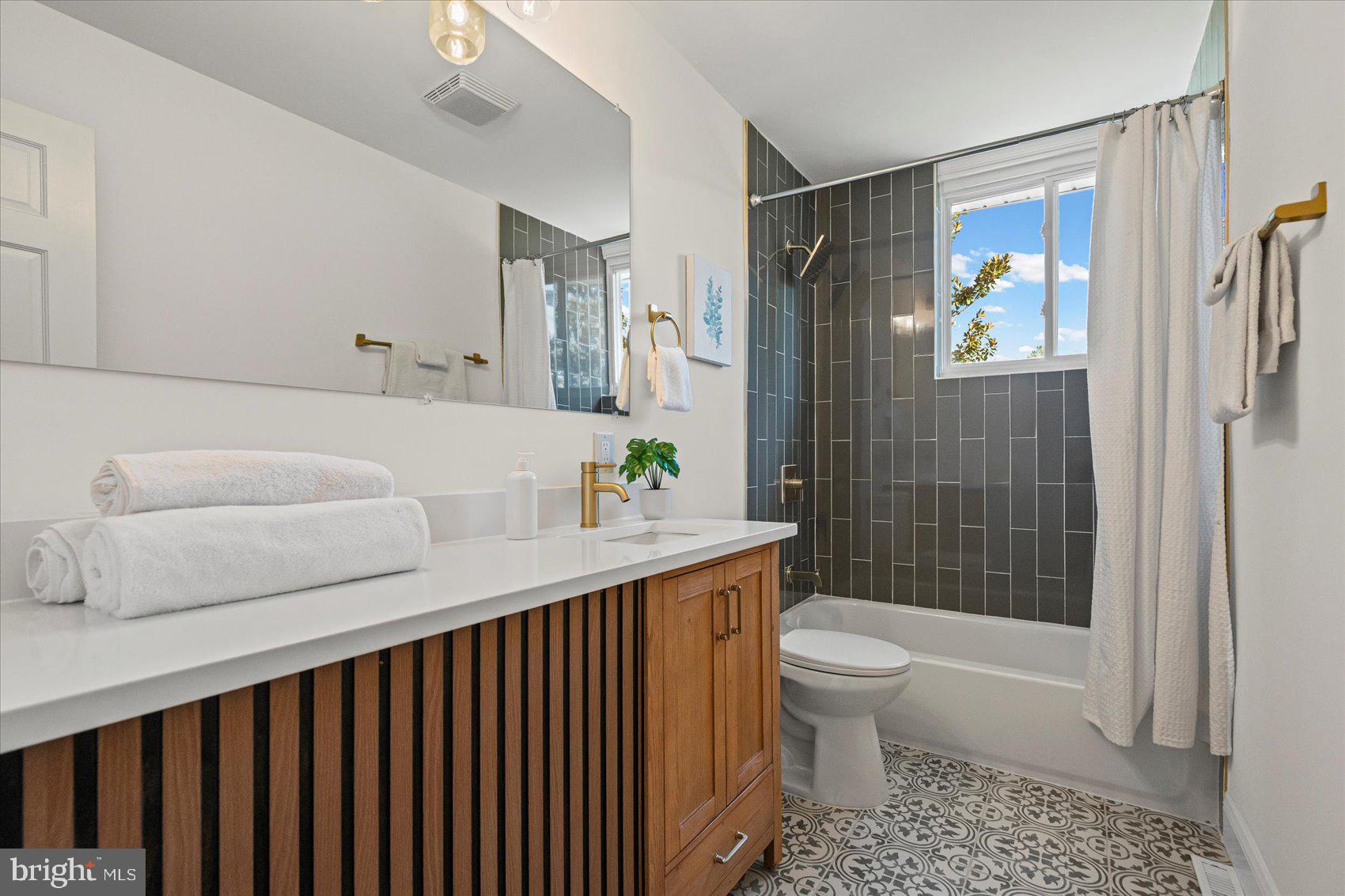 SCOTTS HILL - Residential