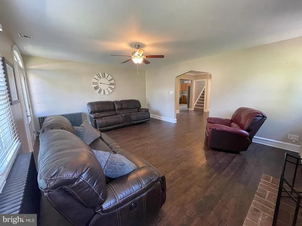 2249 W WALNUT STREET