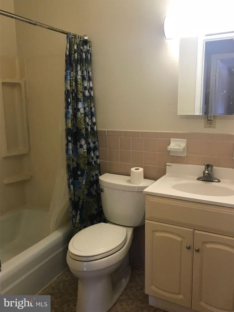 FRENCHMANS CREEK - Residential Lease