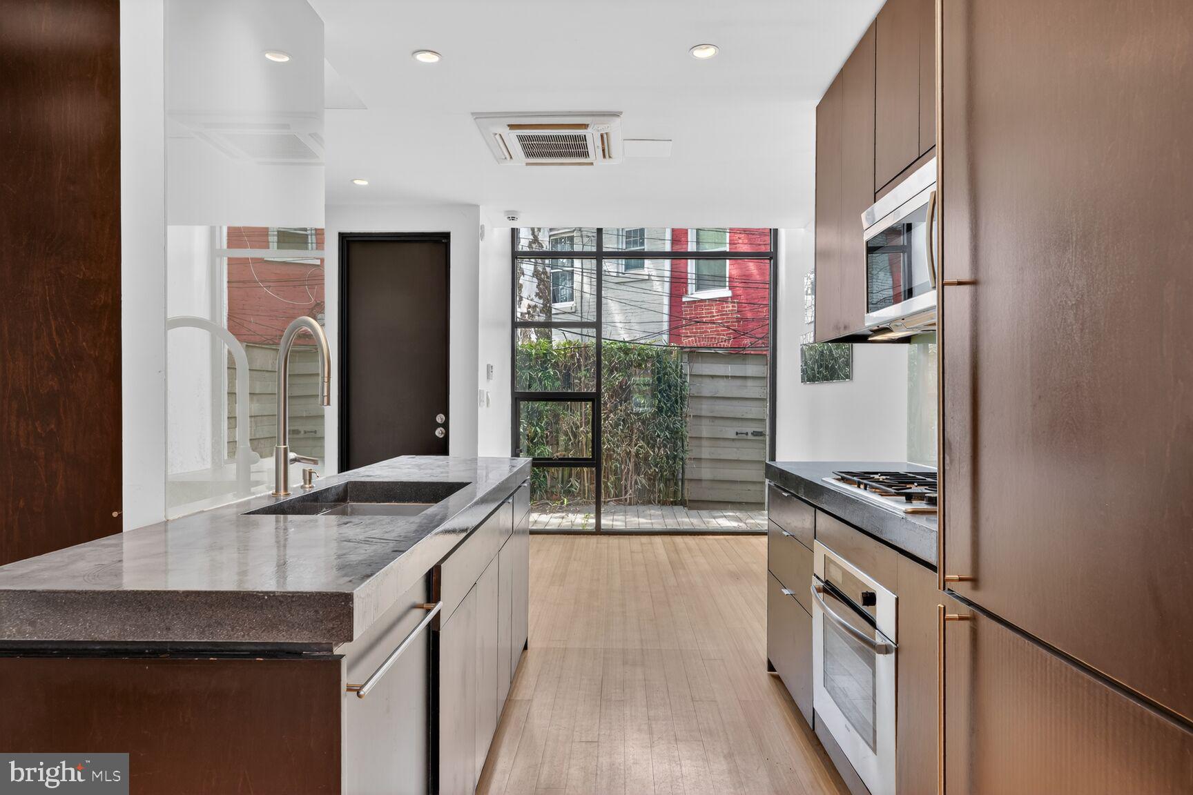 978 FLORIDA AVENUE NW