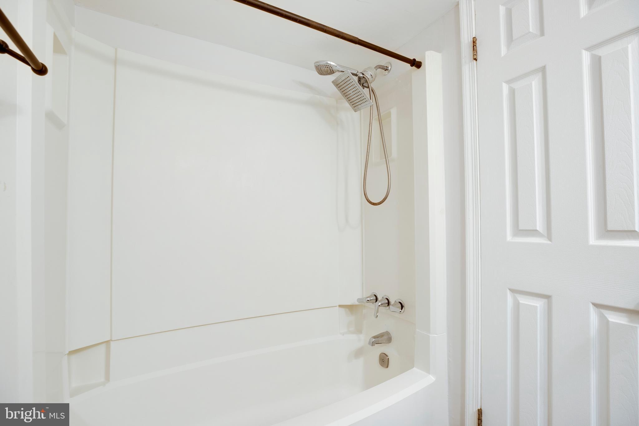 KEENE MILL WOODS - Residential Lease