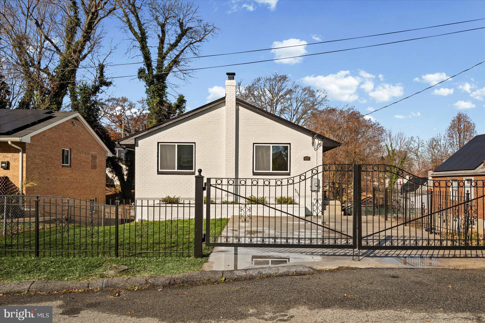 CAPITOL HEIGHTS - Residential