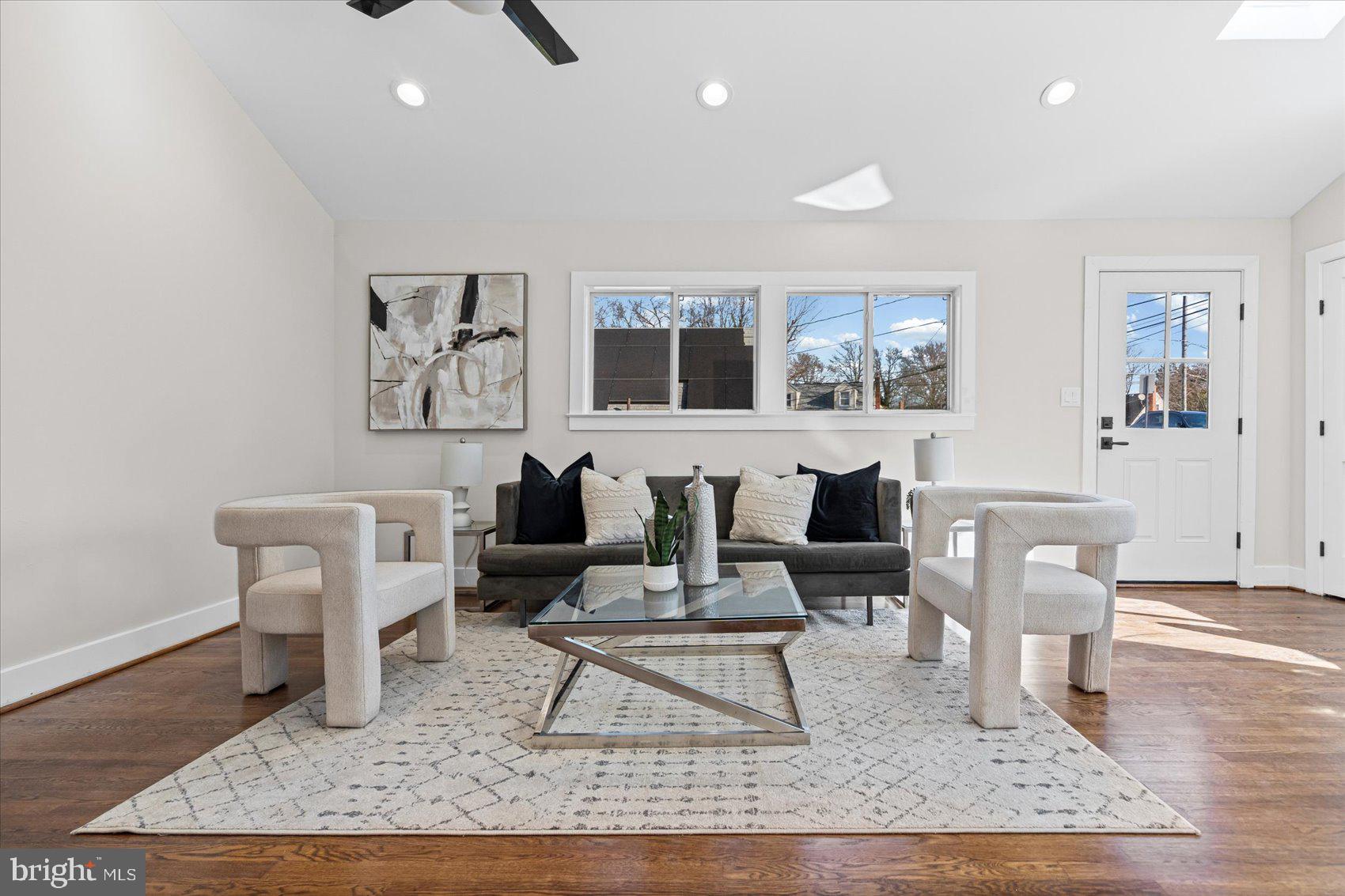 CAPITOL HEIGHTS - Residential