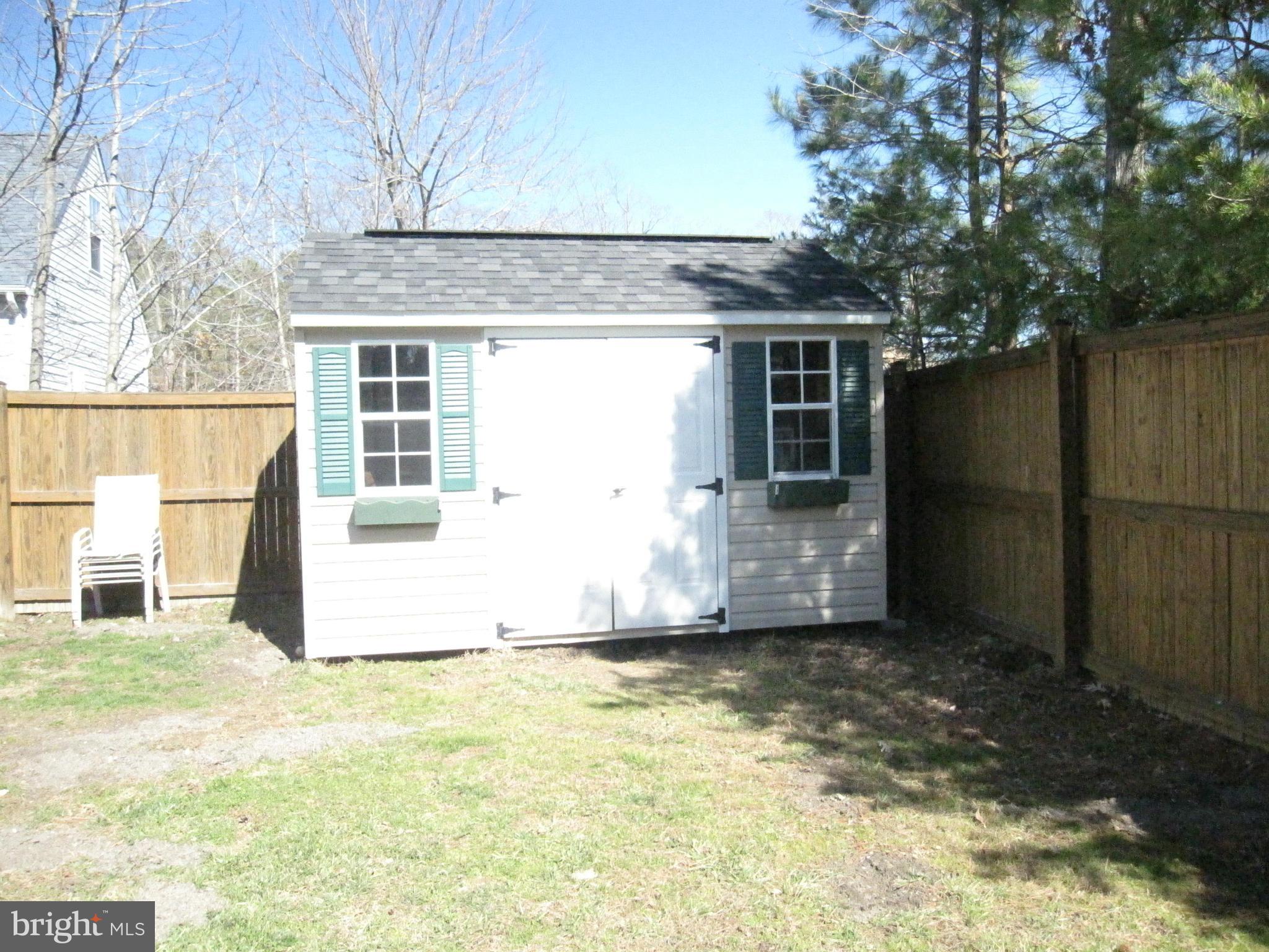 LAUREL GLEN - Residential