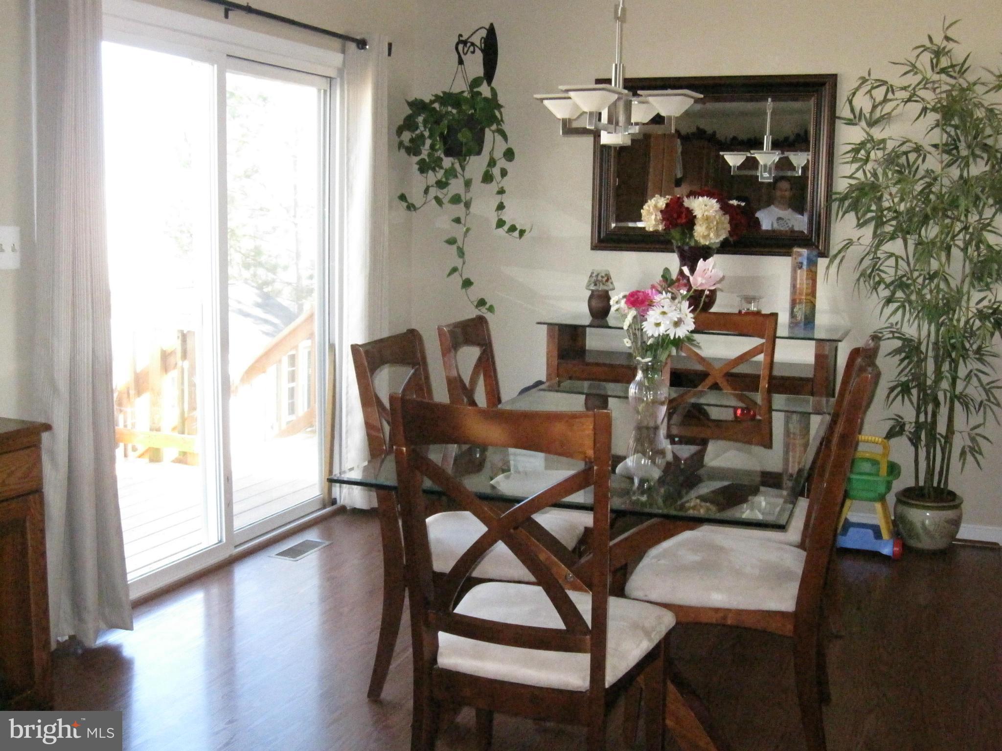 LAUREL GLEN - Residential