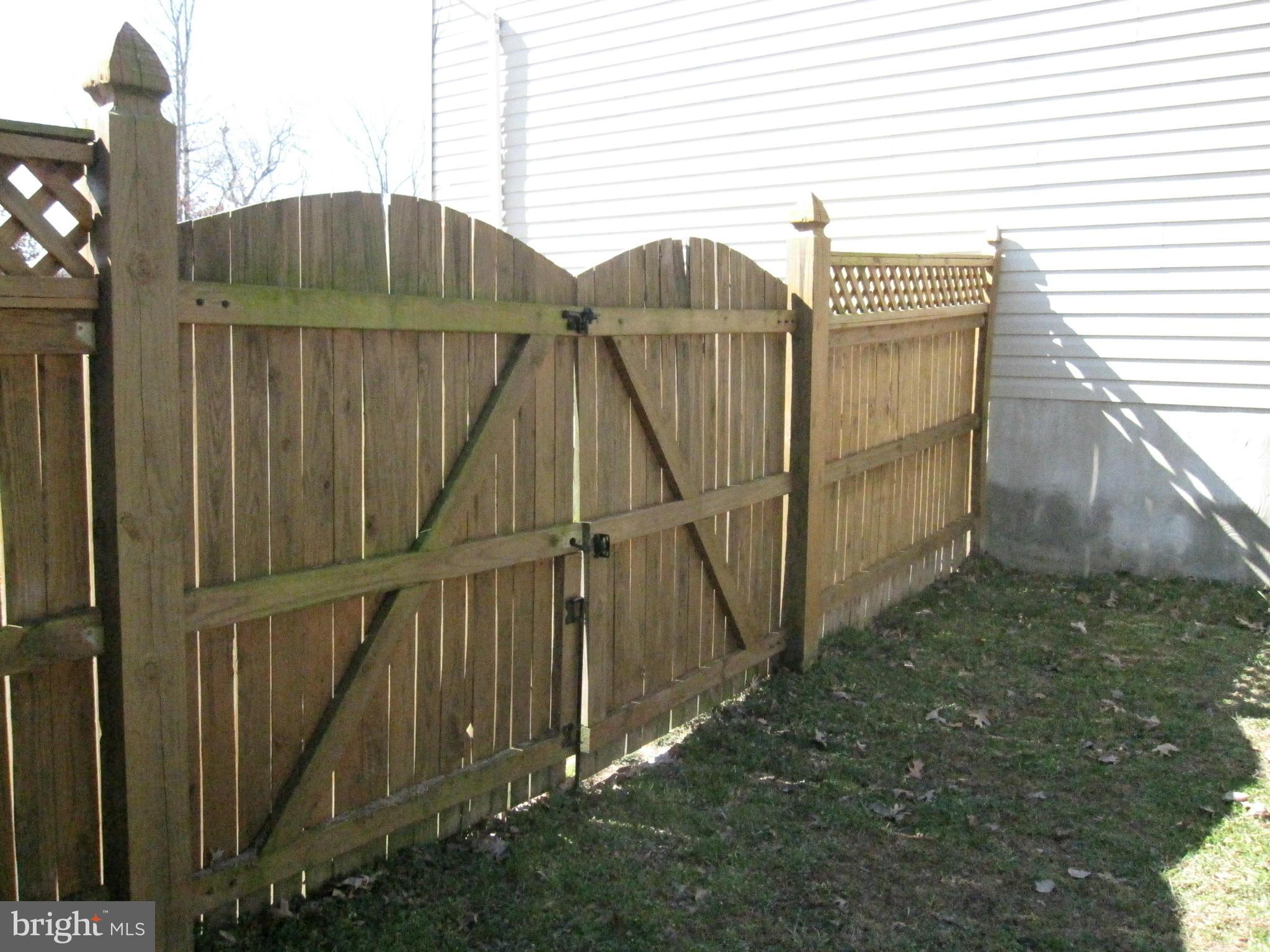 LAUREL GLEN - Residential